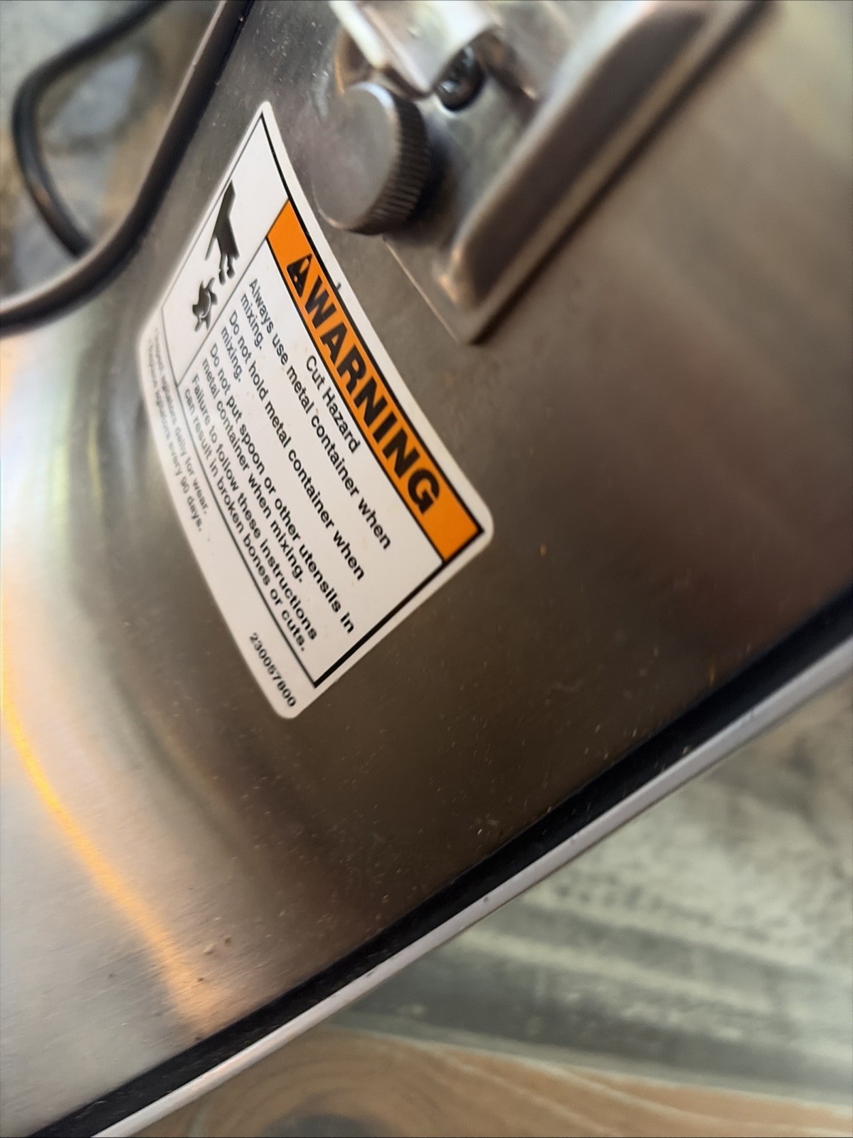 HAMILTON BEACH COMMERCIAL 3 SPEED 936 19.5" STANDING SPINDLE SHAKE DRINK MIXER