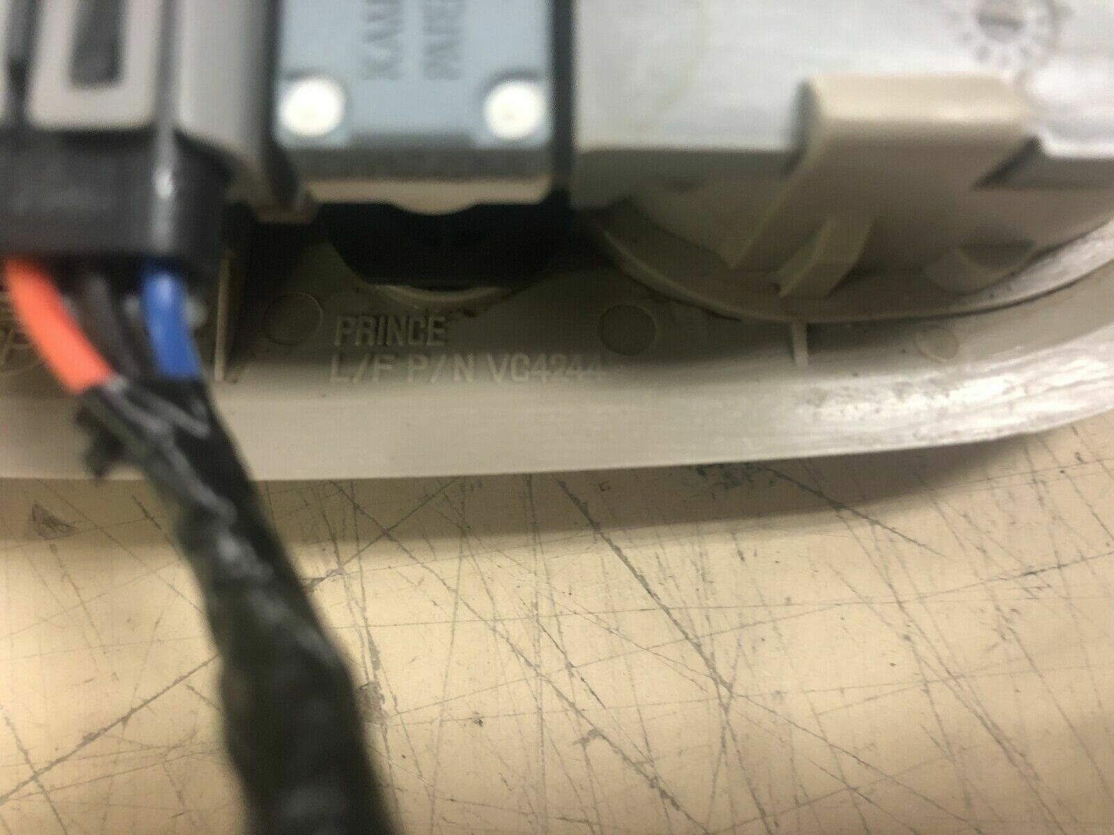 New 2003-2024 Chevy Express/GMC Savanna Passenger Van Neutral Dome Light VC4244