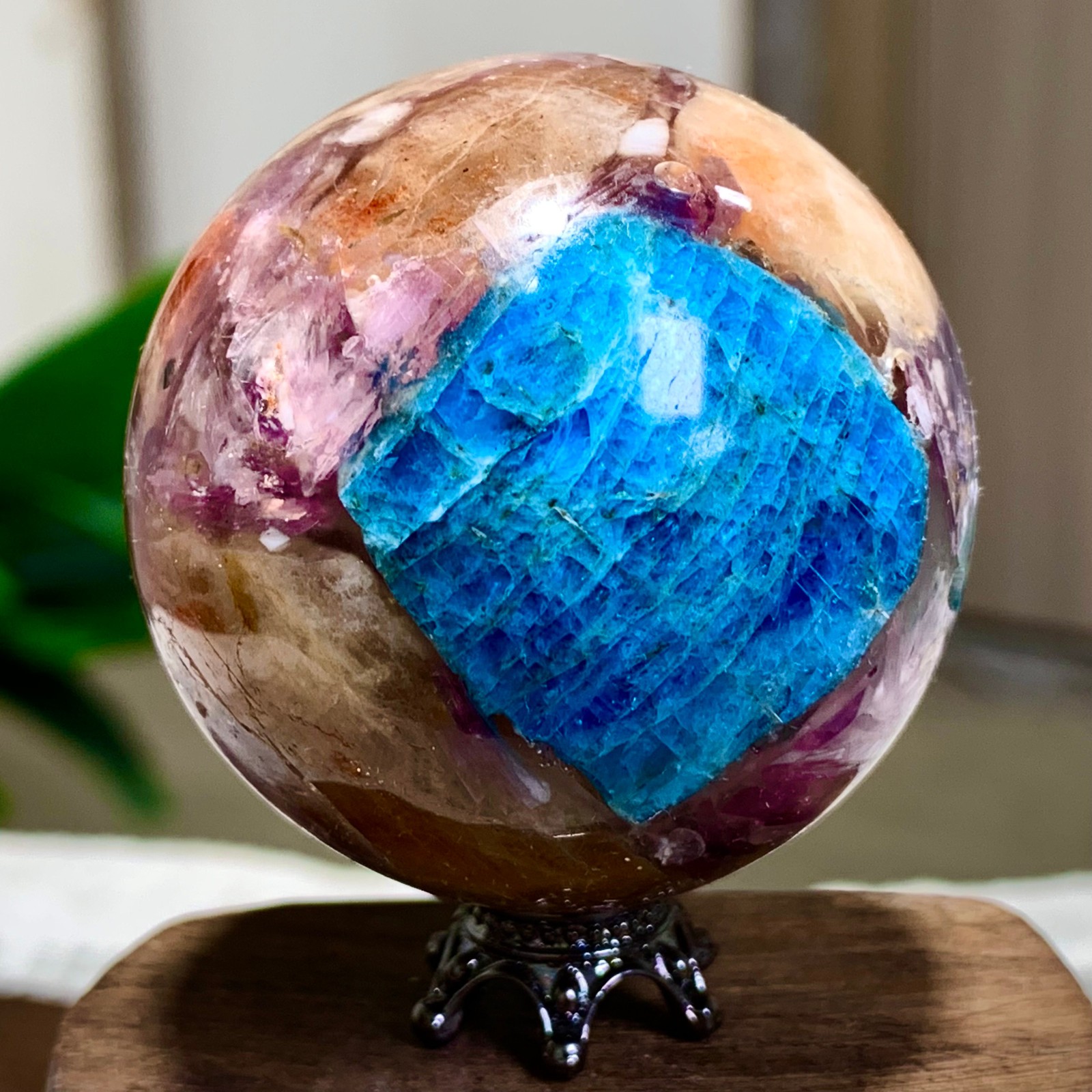 113G Natural Blue Aptite +Sun Stone purple lepidolite Sphere mineral sample