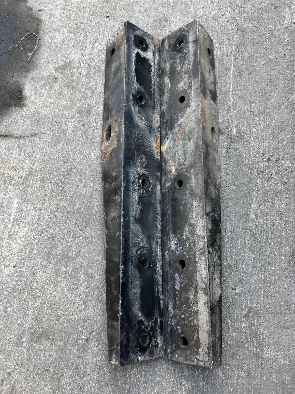 PACCAR Genuine Mounting Brackets For Battery Or Tool Box pair. L&R