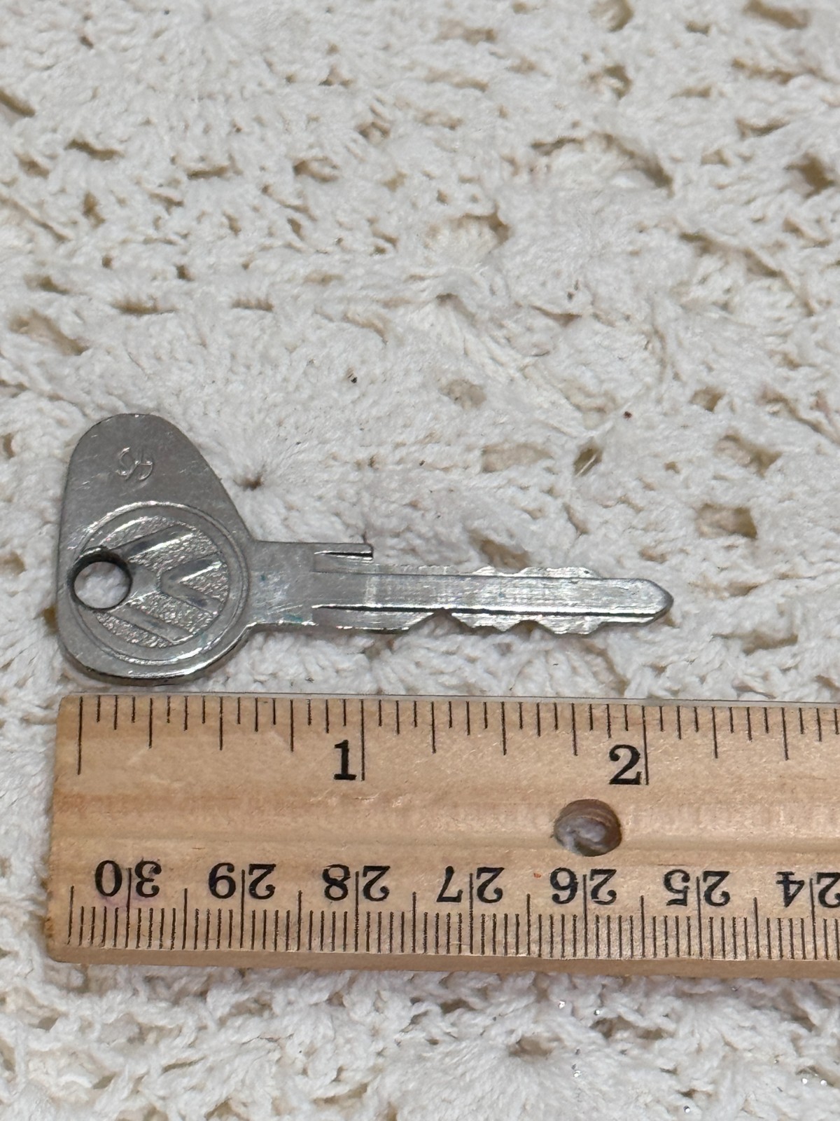 Vintage VW Volkswagen Keys Lot w Dealer Key Pouch AH Key 31K032 Beetle Bug