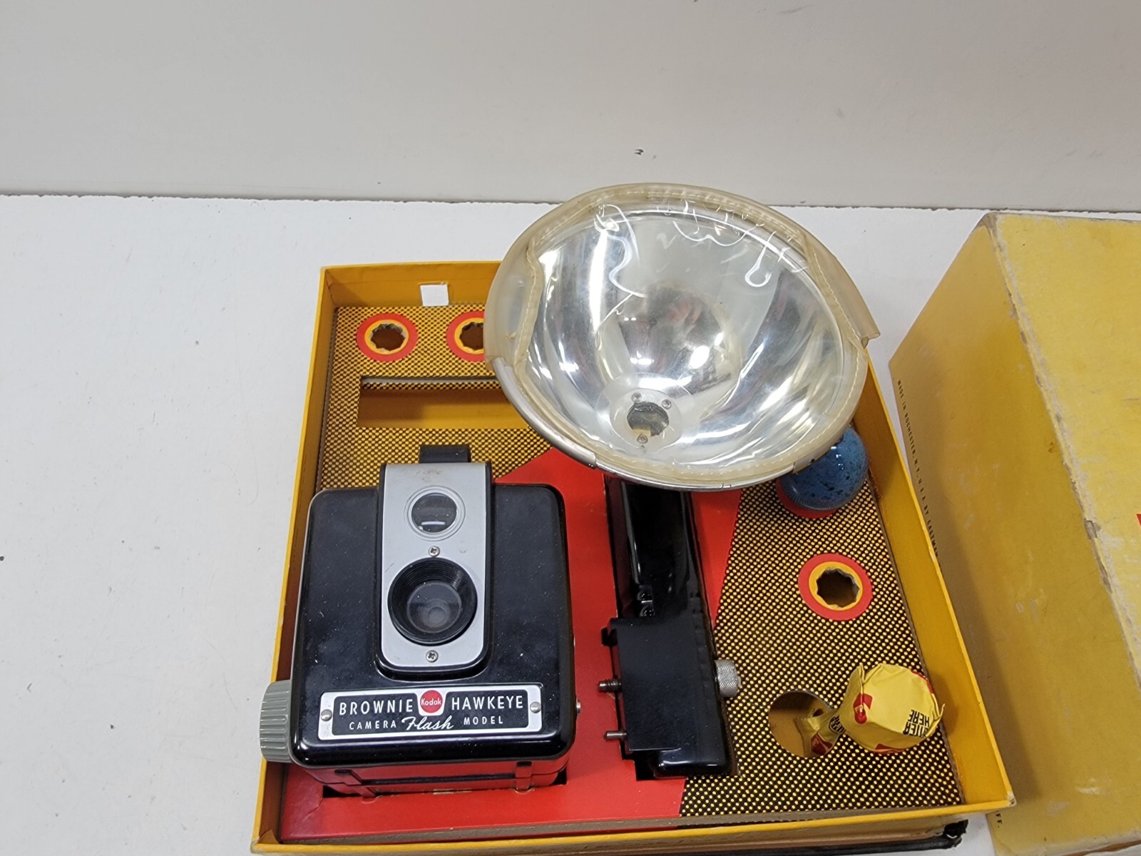Vintage Kodak Brownie Hawkeye Outfit in Original Box Flash Model Camera