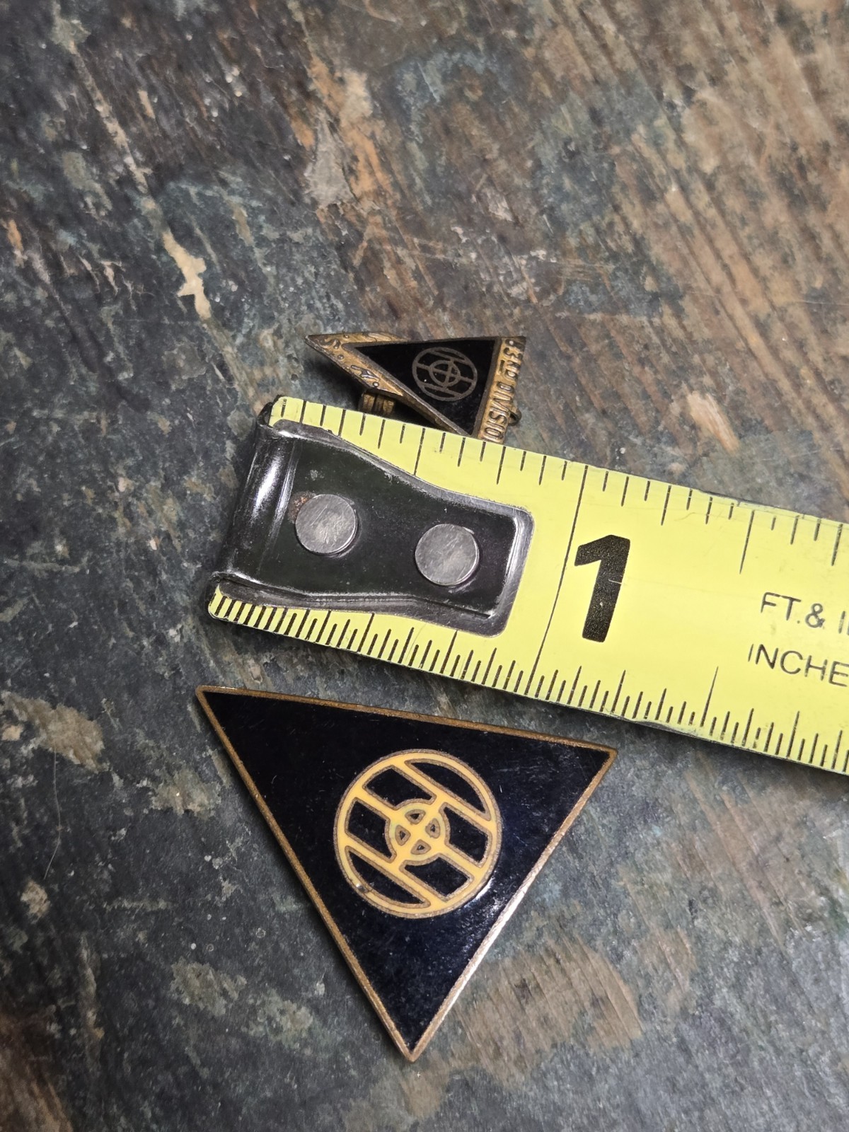 2 Vintage rare old WWII 83rd Infantry Division Thunderbolt DI Unit Crest Pin Lot