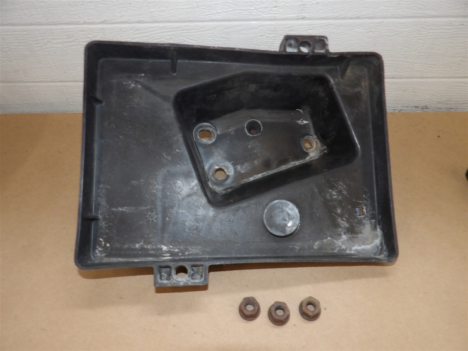 Plastic OEM Battery Tray Mount 1997-2001 Jeep Cherokee XJ w/ Temperature Sensor