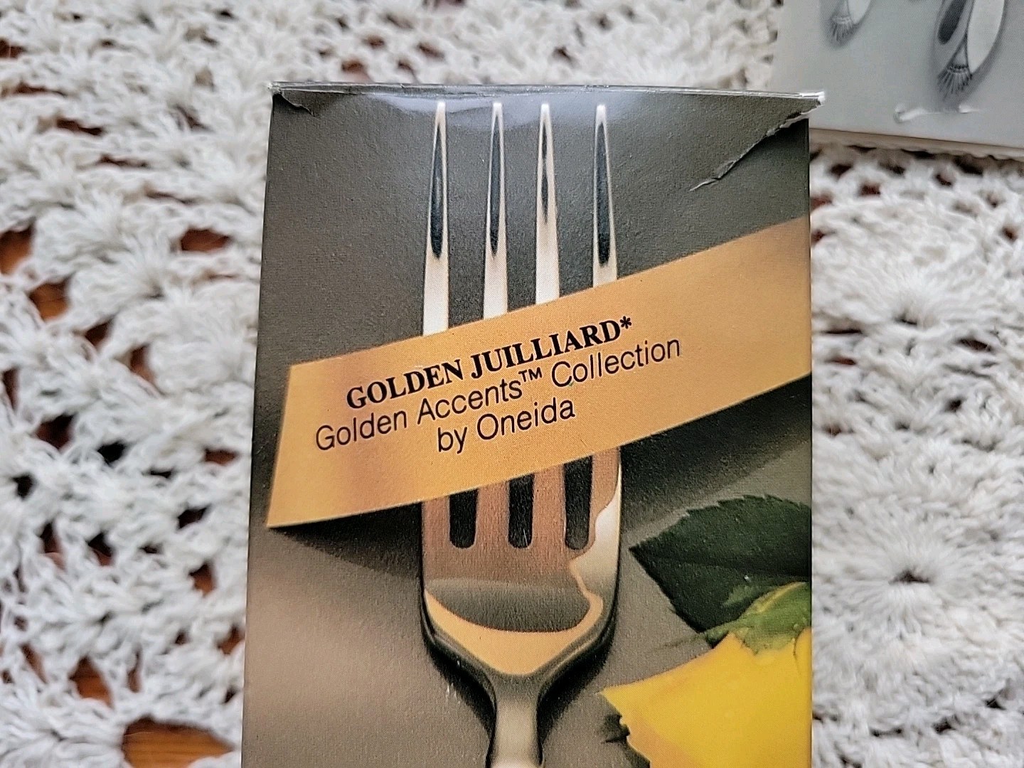 New Oneida Golden JUILLIARD 18/8 Stainless 5pc Place Setting Service for One Box