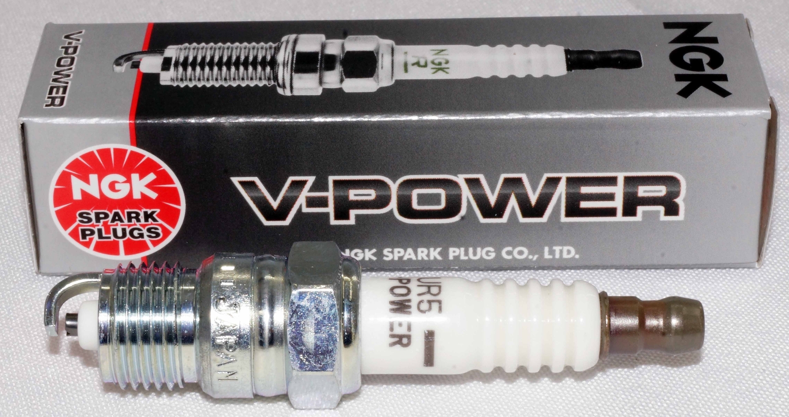 Pack of 8 Genuine NGK 2771 V-Power Spark Plugs UR5