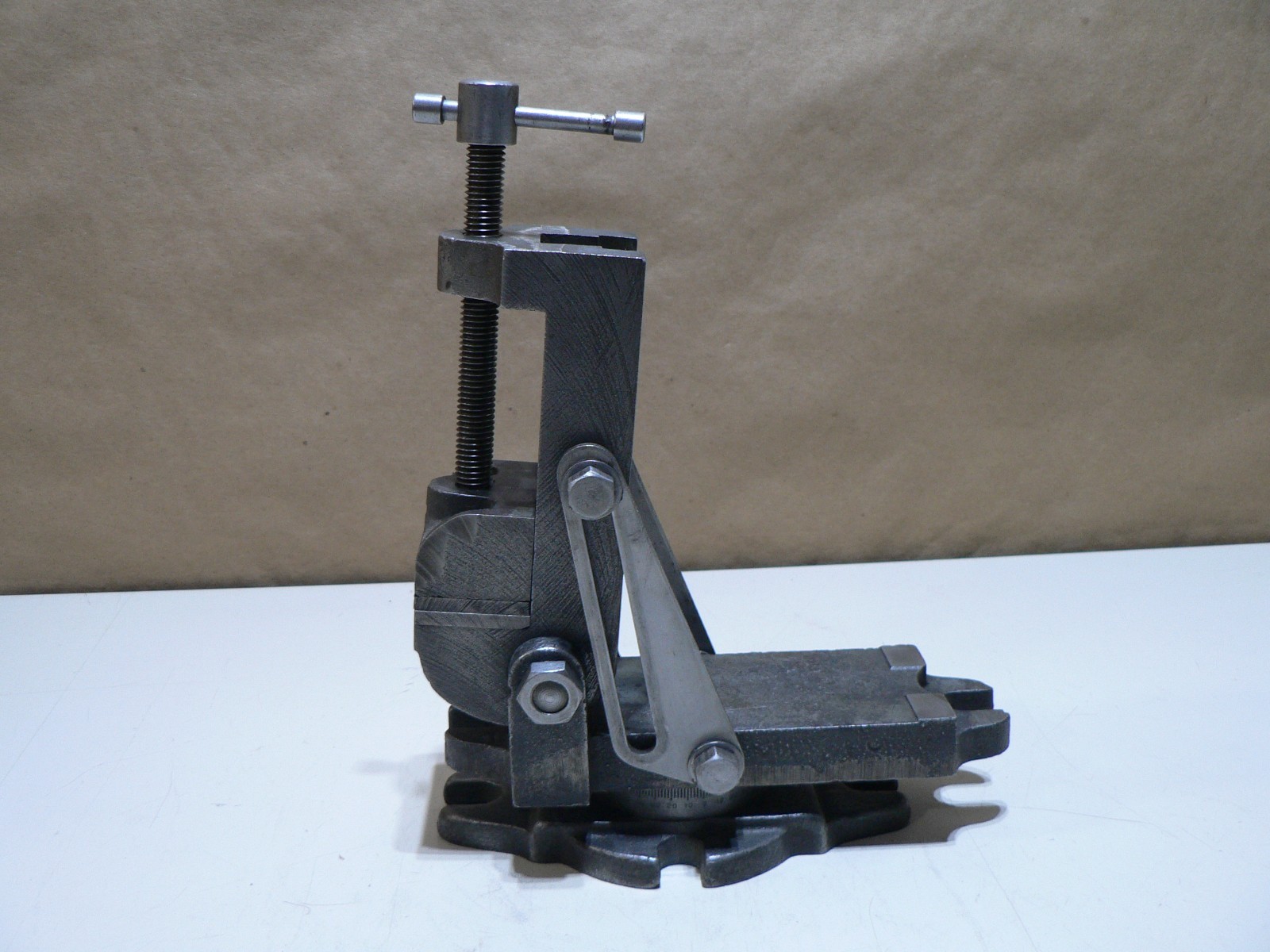 Palmgren No.000 Tilting Vise with Swivel Base 2-1/2" Jaws Opens 2-1/2"