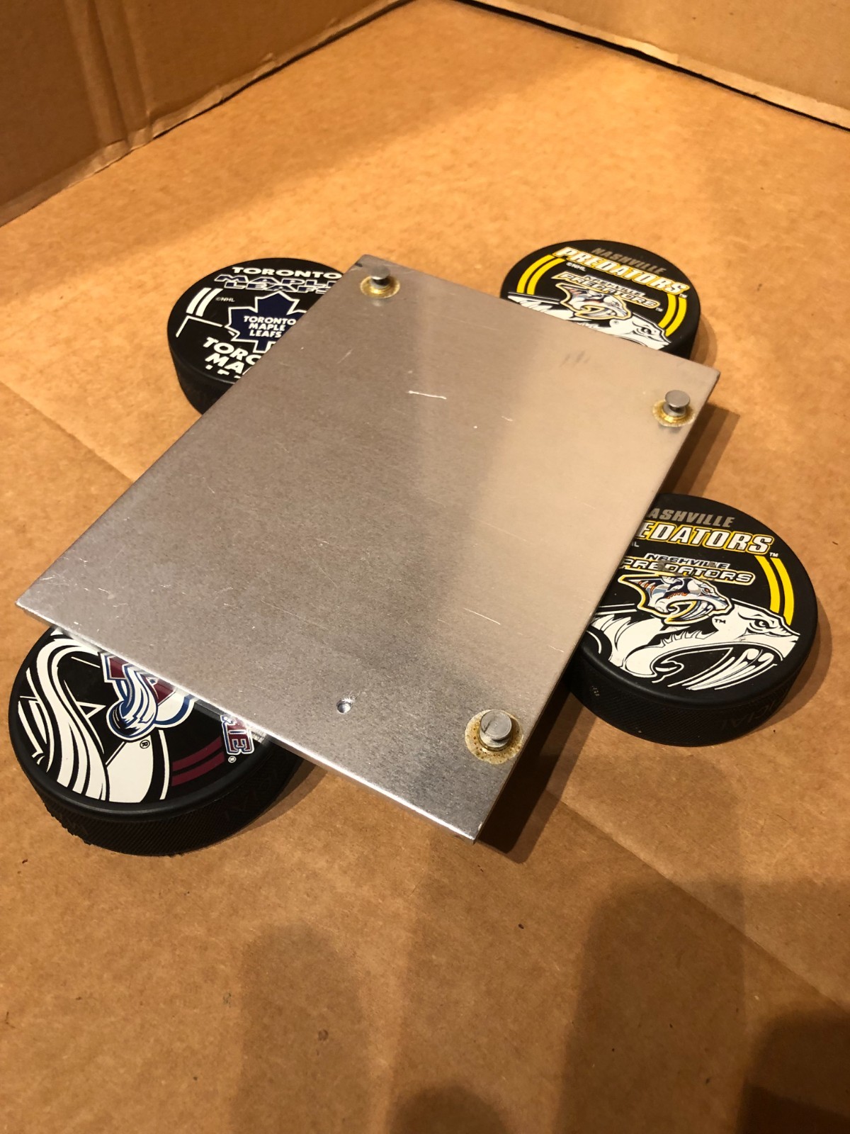 B&O 4002 turntable parting: Motor top cover