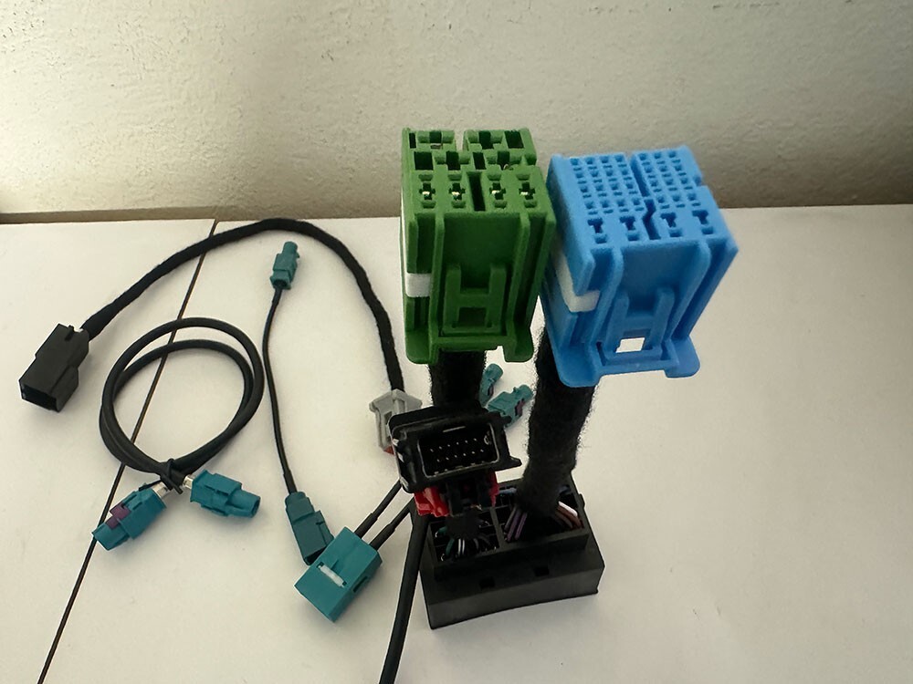 19-24 RAM 5 / 7 / 8.4" RADIO TO 12" UCONNECT 5 RADIO UPGRADE WIRING HARNESS KIT