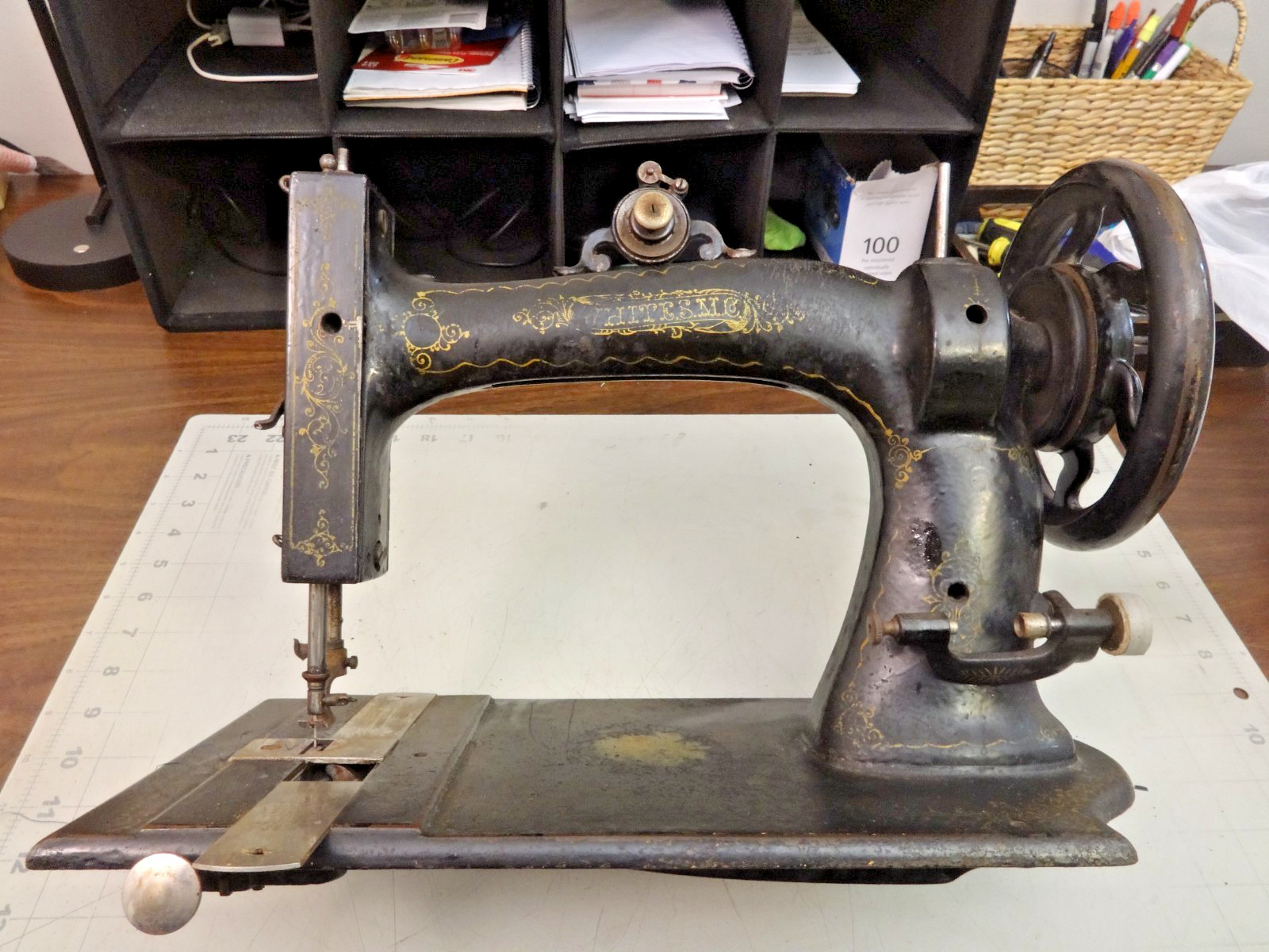 19th Century Antique WHITE Vibrating Shuttle Sewing Machine Treadle Head