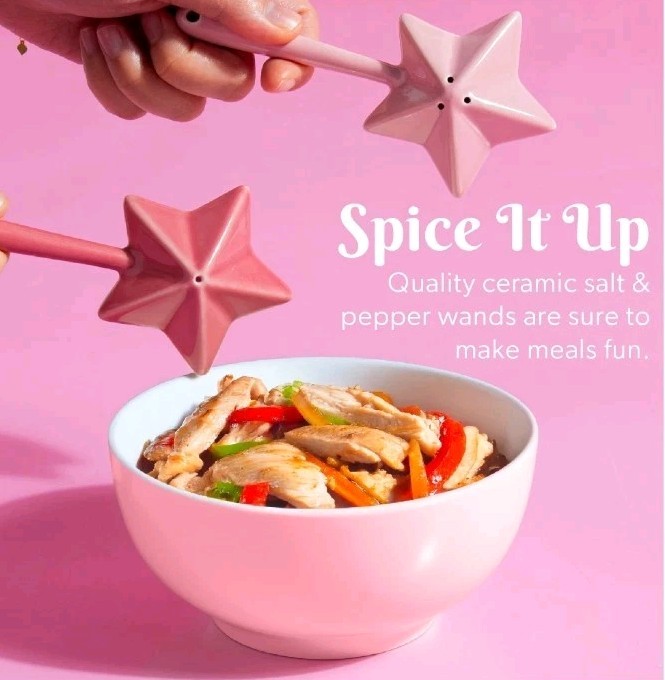 PARIS HILTON ~ STAR WAND ~ Ceramic ~ PINK SHADES ~ 5.75" Salt & Pepper Shakers