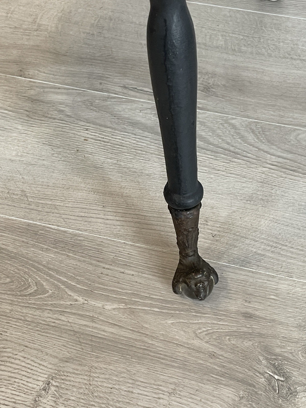 Antique Vintage Victorian Parlor Wooden Glass Ball And Claw Feet Side End Table