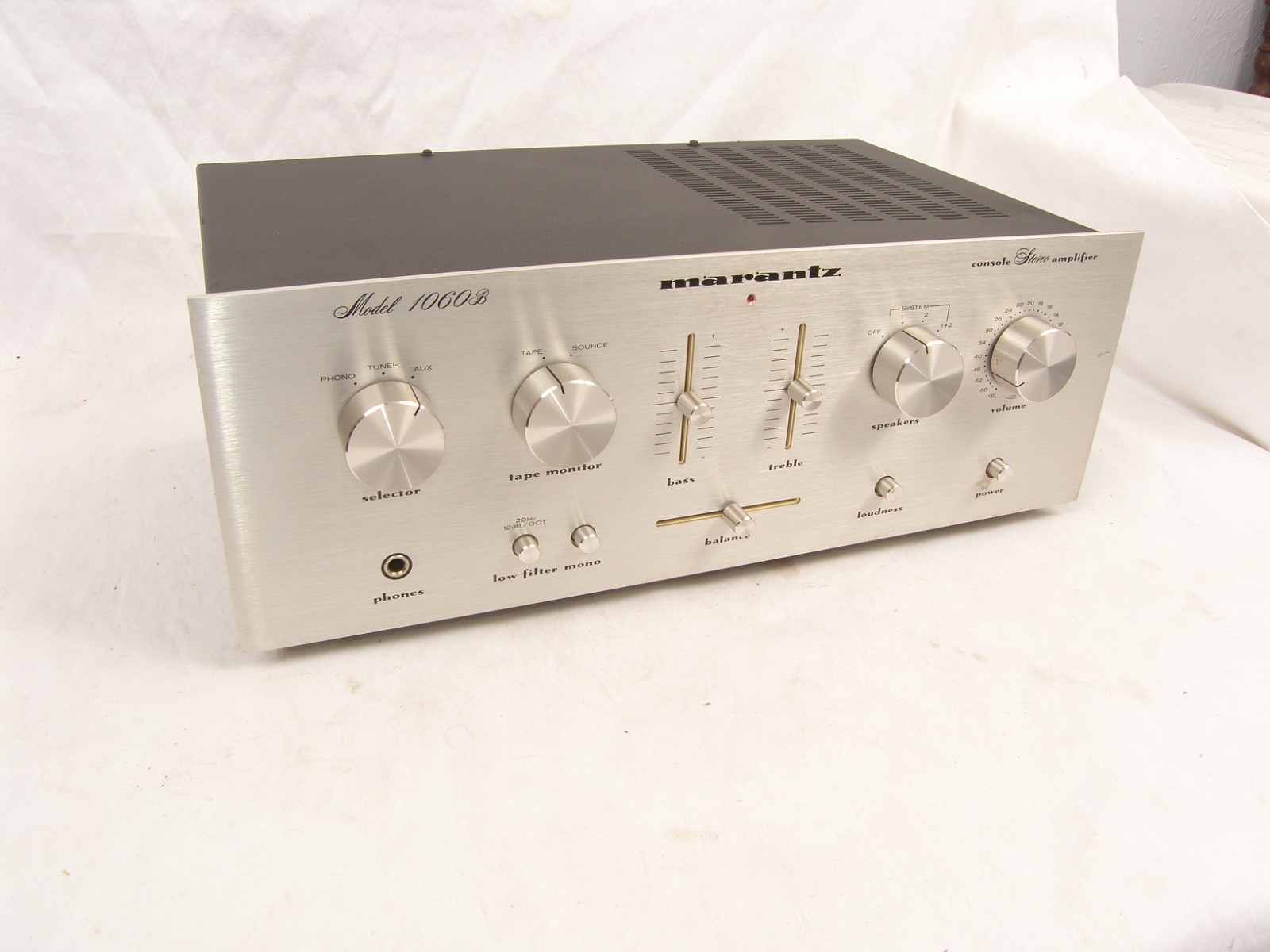Vintage Marantz 1060B Integrated Stereo Amplifier 1970s Unrestored Sounds Nice