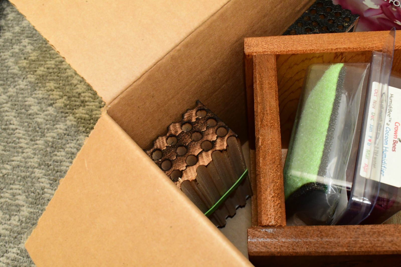 Crown Bees Bee Works Cabin Mason Bee House Kit Hotel w/ Bees for Order