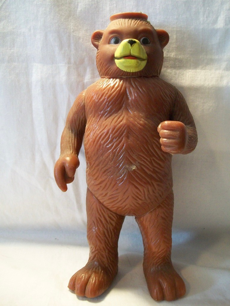 SMOKEY THE BEAR / THE REBEL  8" ACTION FIGURE. - DAKIN & COMPANY  Hong-Kong  *