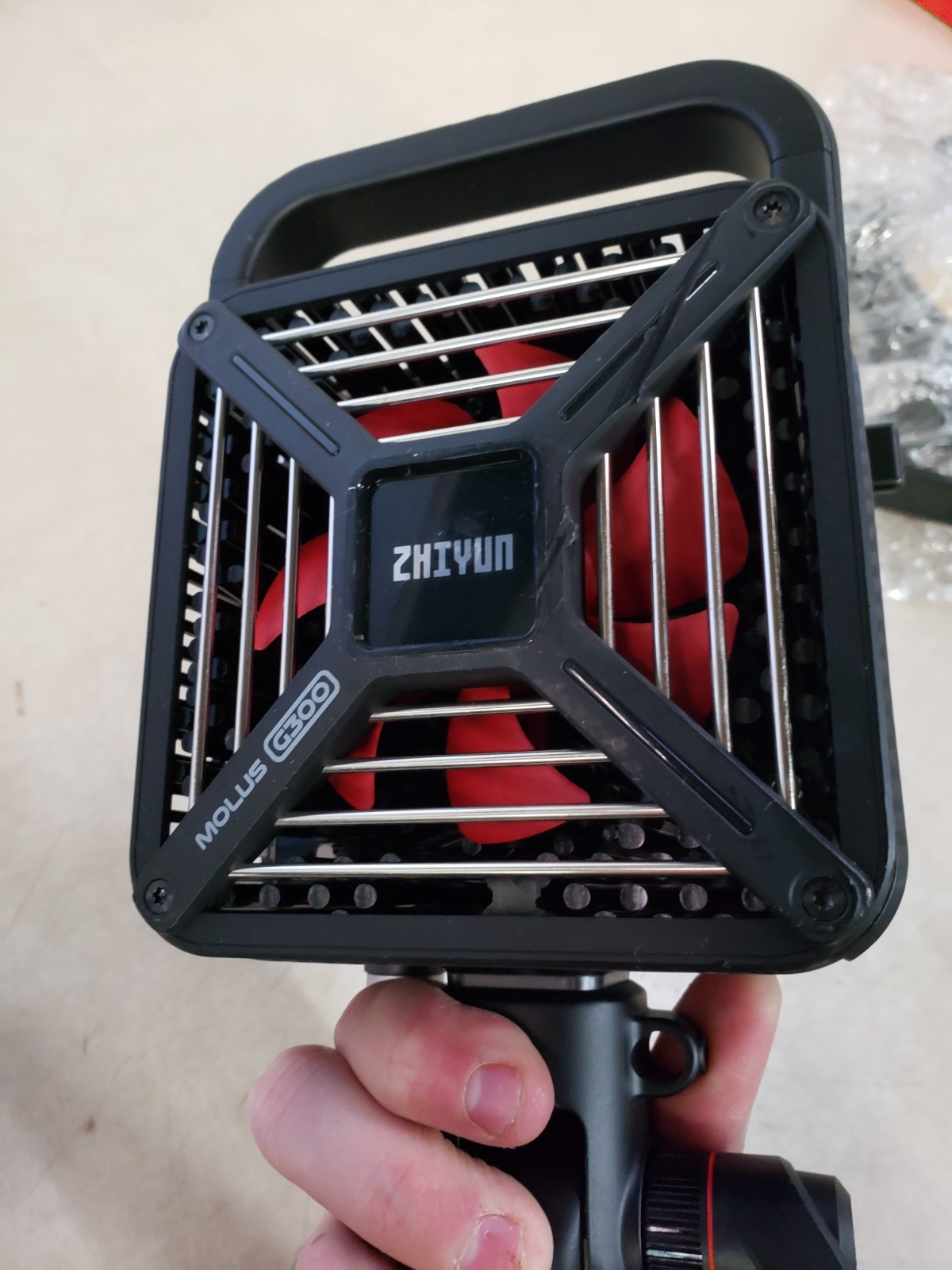 ZHIYUN MOLUS G300, 300W COB Bi-Color LED Video Light (Main Unit Only)