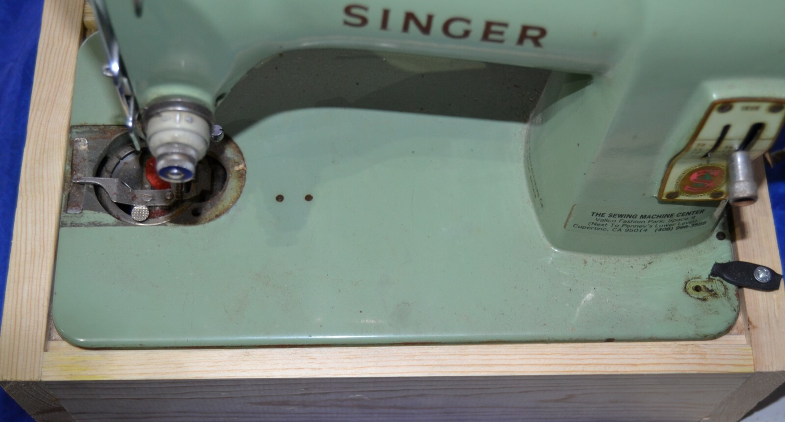 BASE WOOD w/HINGES SINGER SEWING MACHINES 28/128-99-185-SPARTAN OTHER PLEASE ASK