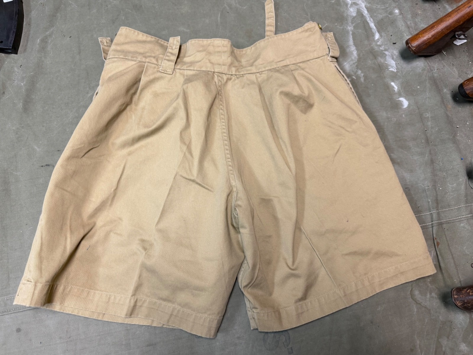 WWII BRITISH ARMY SUMMER KHAKI DRILL FIELD SHORTS-SIZE 2XLARGE