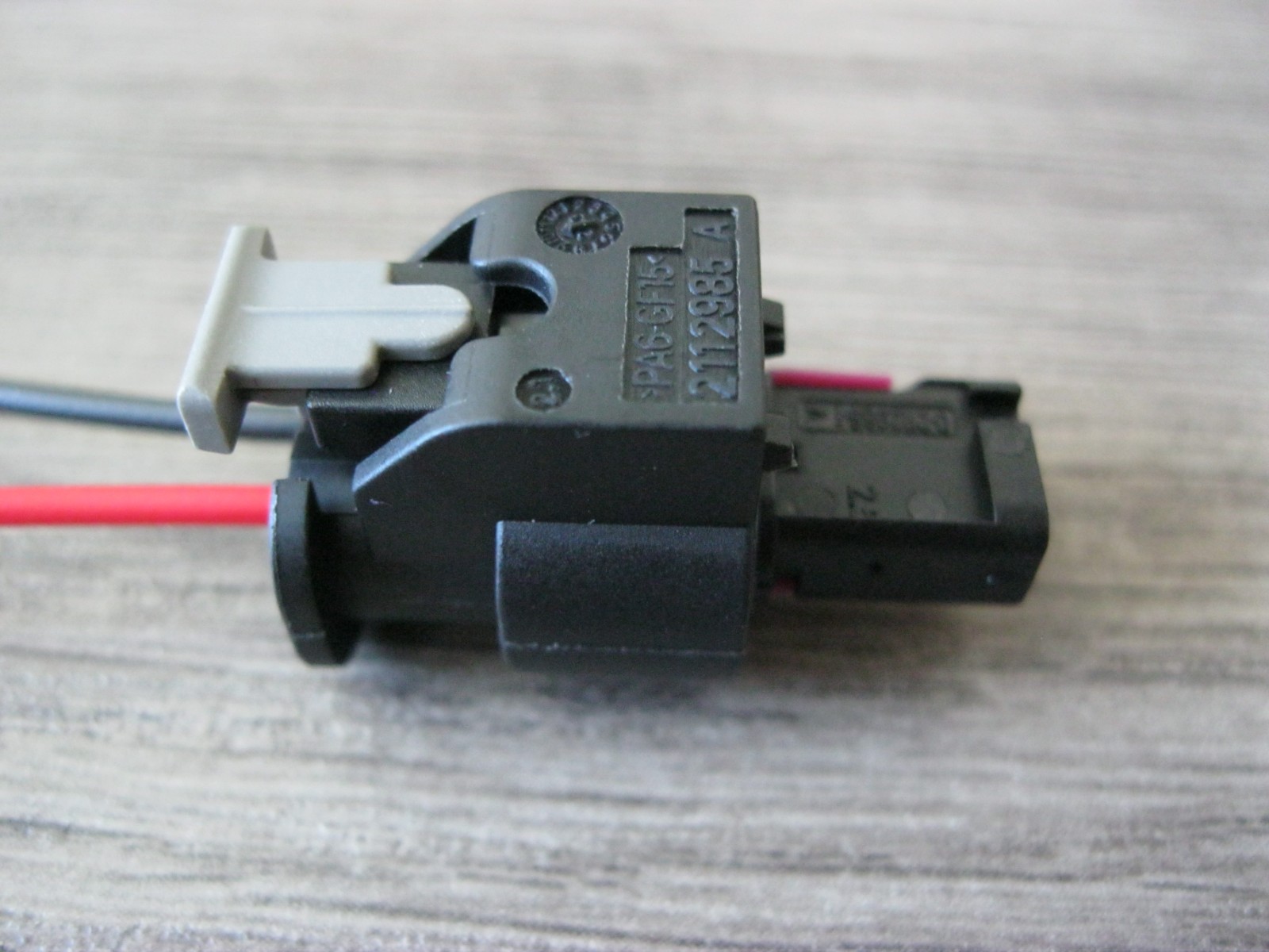 For Tesla Model 3, S, X , Y Pedestrian Warning Speaker Connector Pigtail Plug