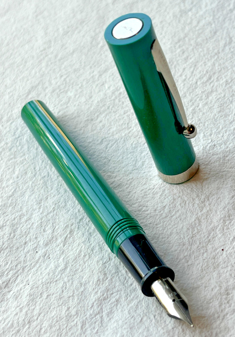 Sheaffer Fountain Pen - No Nonsense - Opaque Green