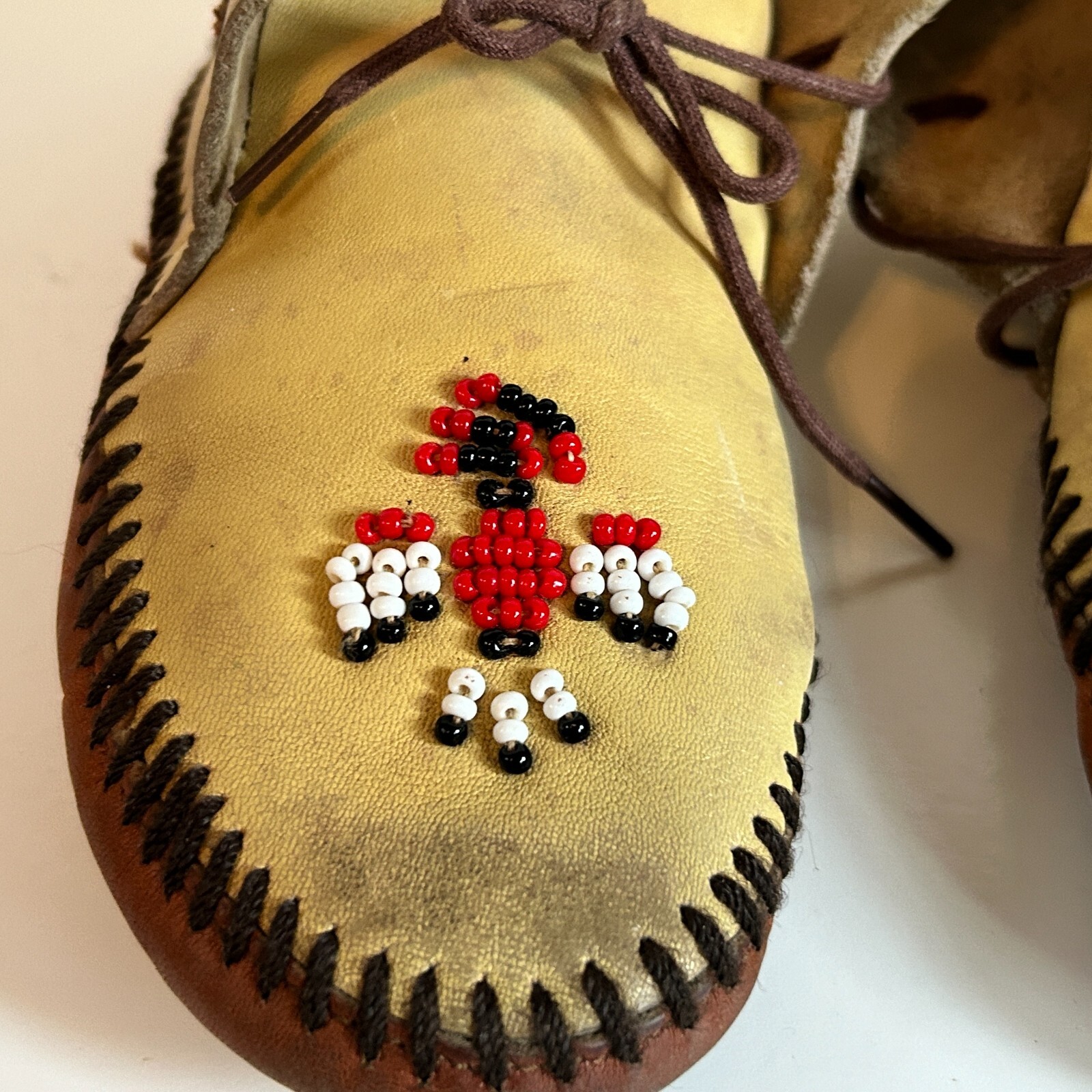 Vintage7" BEADED Thunder Bird LEATHER NATIVE AMERICAN INDIAN MOCCASINS BOOTIES