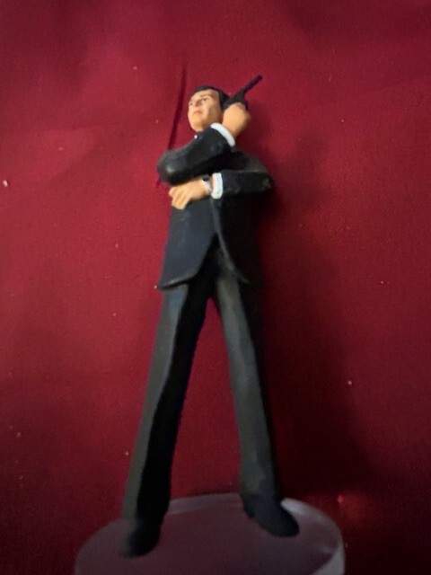 JAMES BOND 007 Corgi ICONS Pierce Brosnan Goldeneye Great Condition Spyguise Box