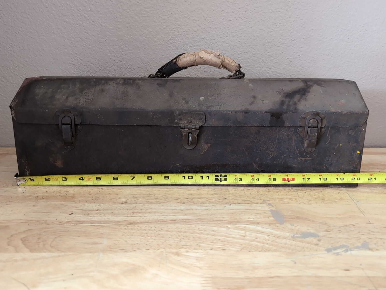 1930s Western Giant Tools Western Auto Supply Tool Box w/ Tray Leather Handle