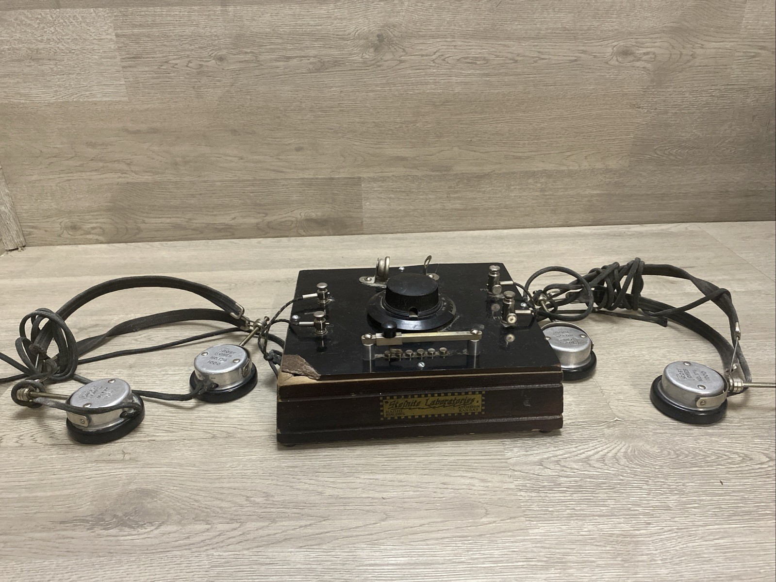 1920'S STEINITE LABORATORIES CRYSTAL COMMUNICATION SET W: 2 HEADSETS