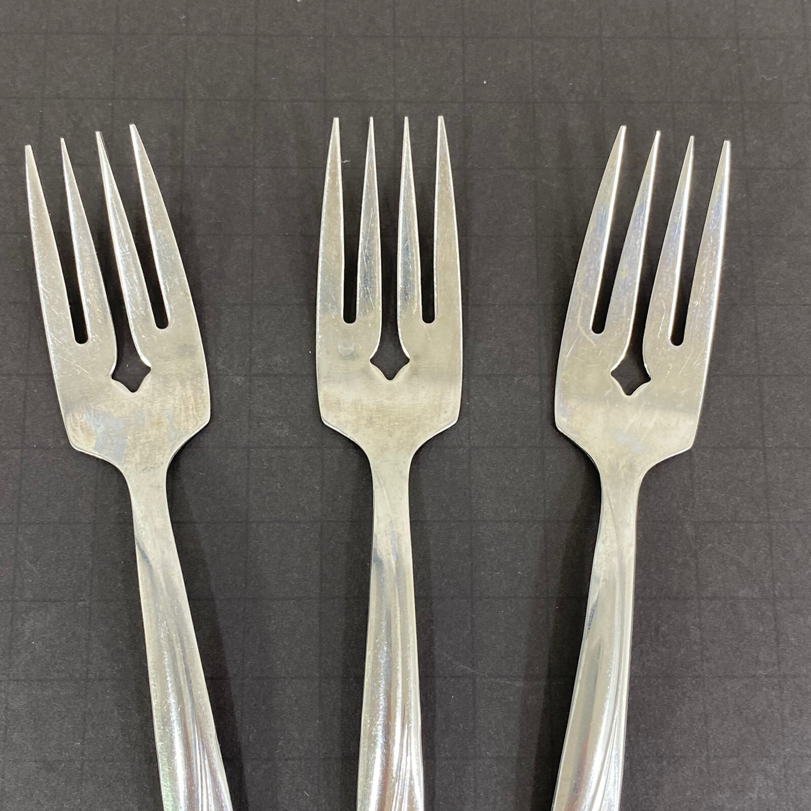 Oneida Custom Stainless ROSEANNE Flatware Set of 3 Salad Forks 6 1/4"