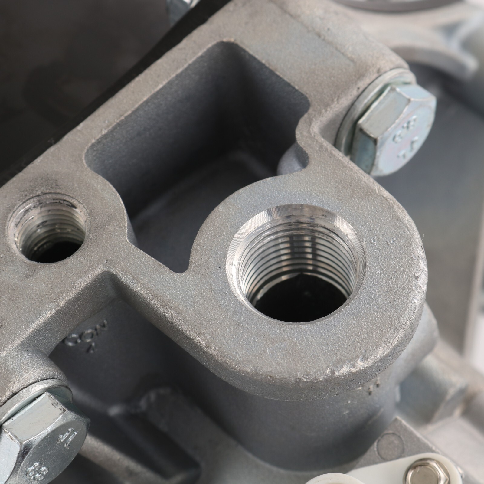 AIR DRYER AD-9 AD9 STYLE REPLACES FOR BENDIX 065225 109685 12V