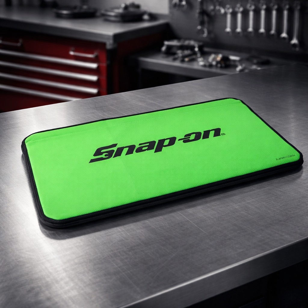 SNAP ON Tools fender cover large Weighted 48"X26" easy working on cars JCKWFCGRN