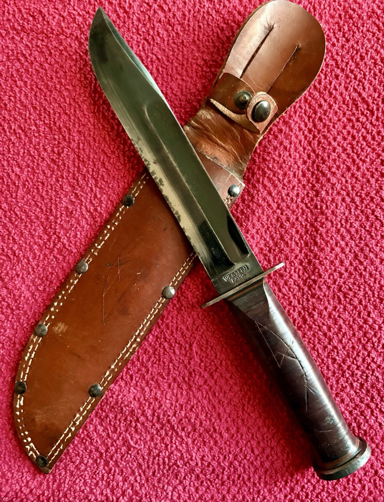 WWII WESTERN G46-8 FIGHTING KNIFE BLUED BLADE WITH CORRECT WWII LEATHER SHEATH