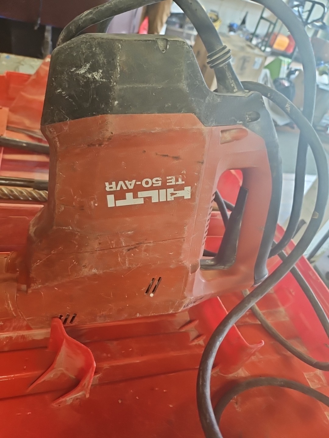 Hilti TE 50-AVR Corded Rotary Hammer Drill with Hard Case with 5 bits