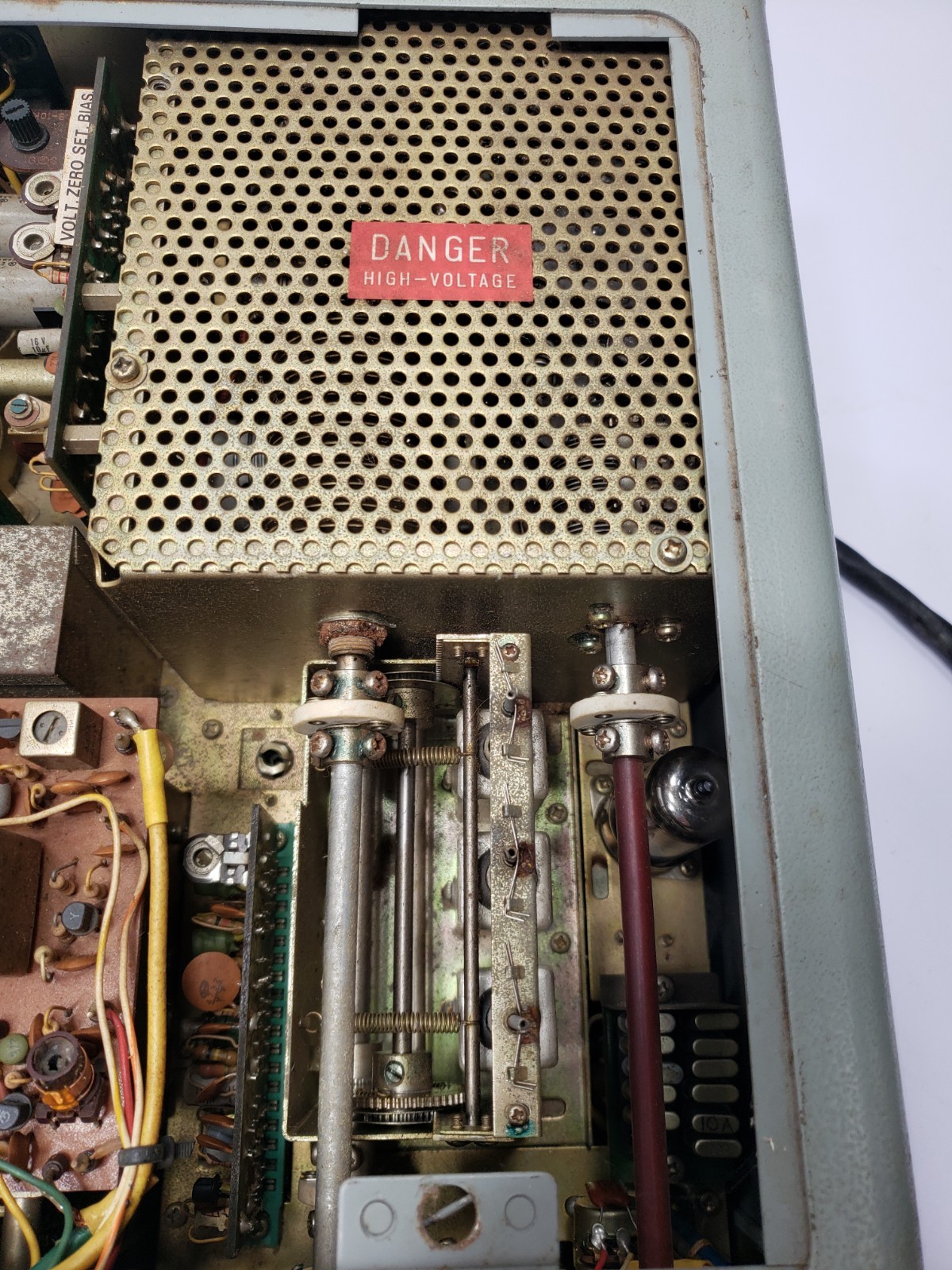 Vintage Yaesu FT-101E Hybrid SSB Transceiver AC 100-234V Made In Japan Untested