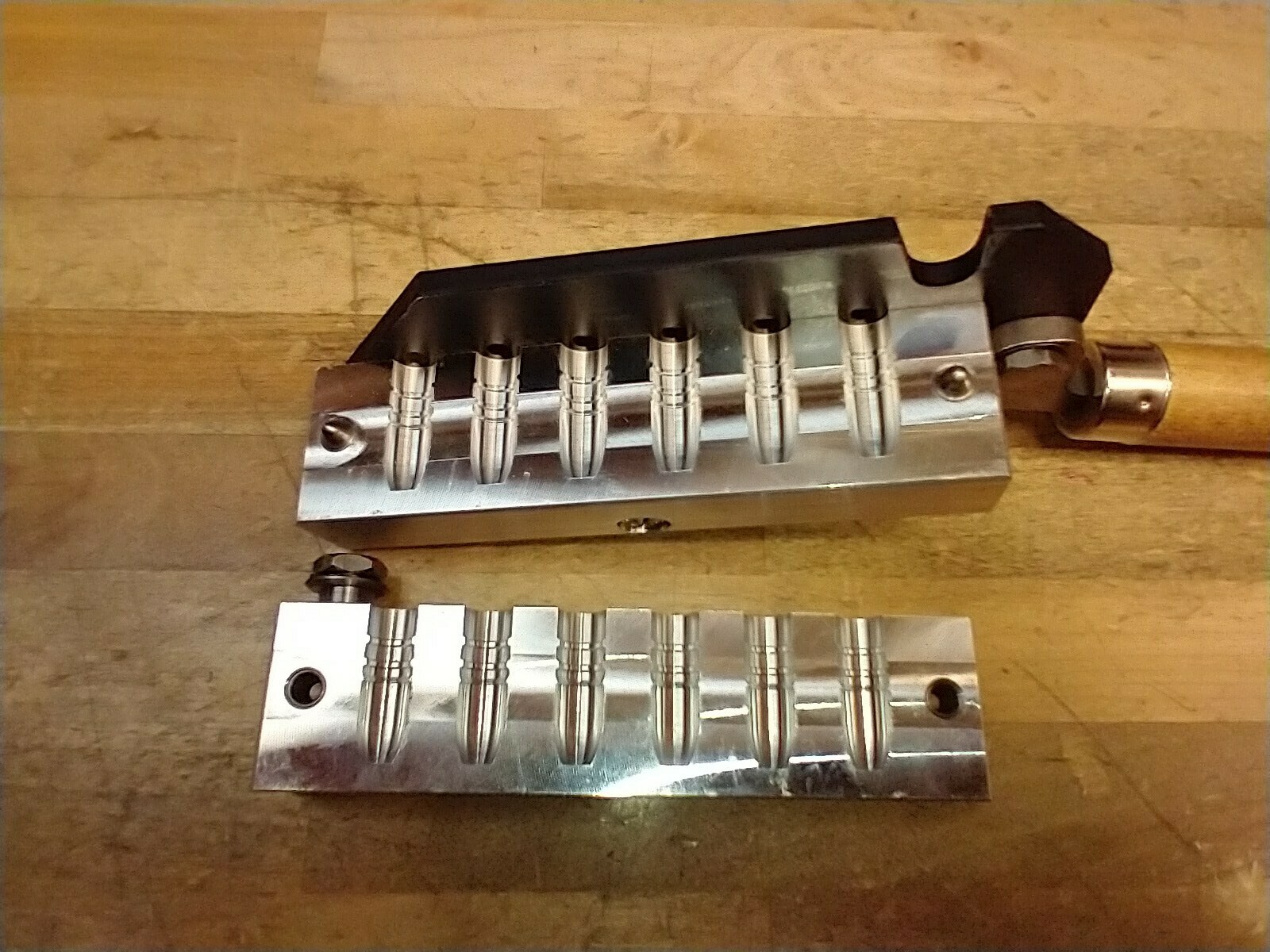 LEE Mold Custom 6-Cavity Bullet 311041 Style 30 Caliber Plain Base 30-06 30-30