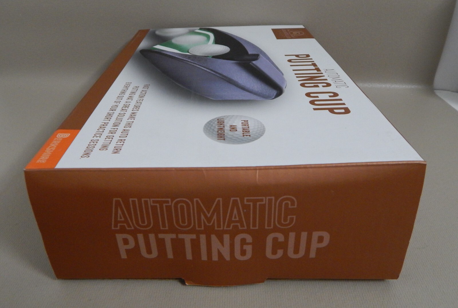 BERKSHIRE GRANDELLO Automatic Golf Putting Cup Auto Ball Return Battery Op NEW