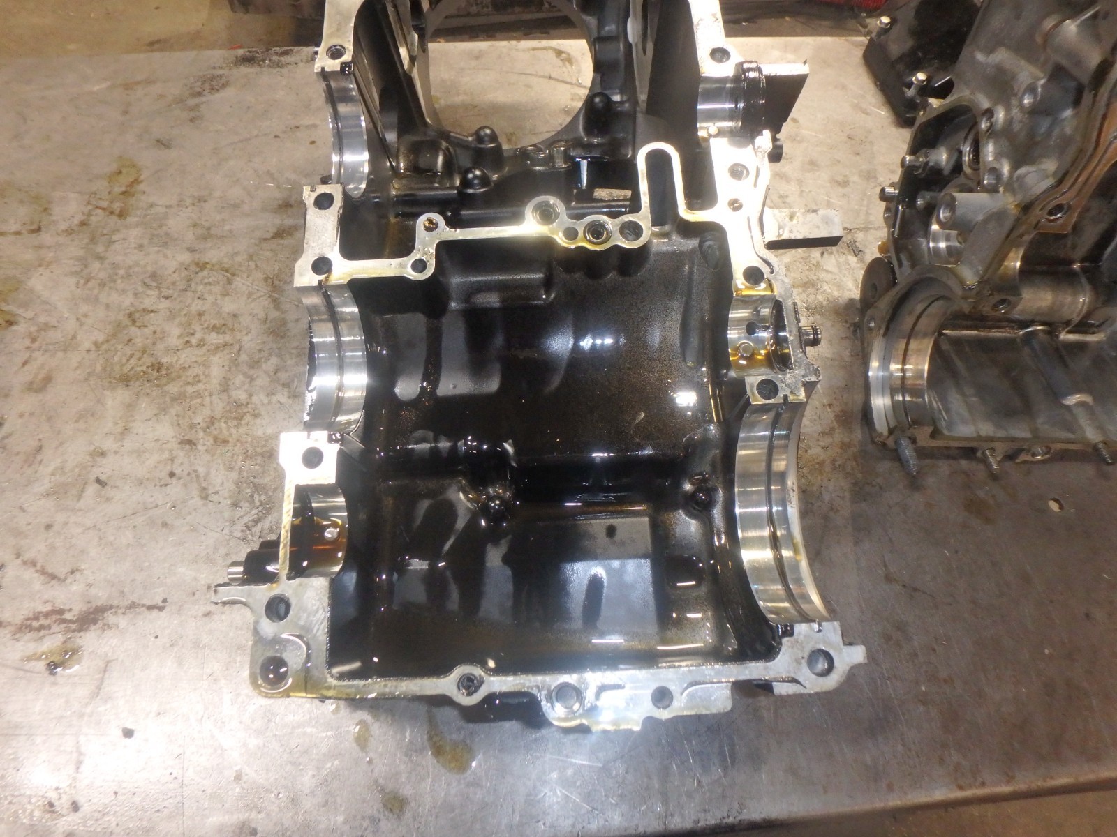 SUZUKI BOULEVARD M109R / VZR1800 06-25 ENGINE CASES P/N 11300-48881