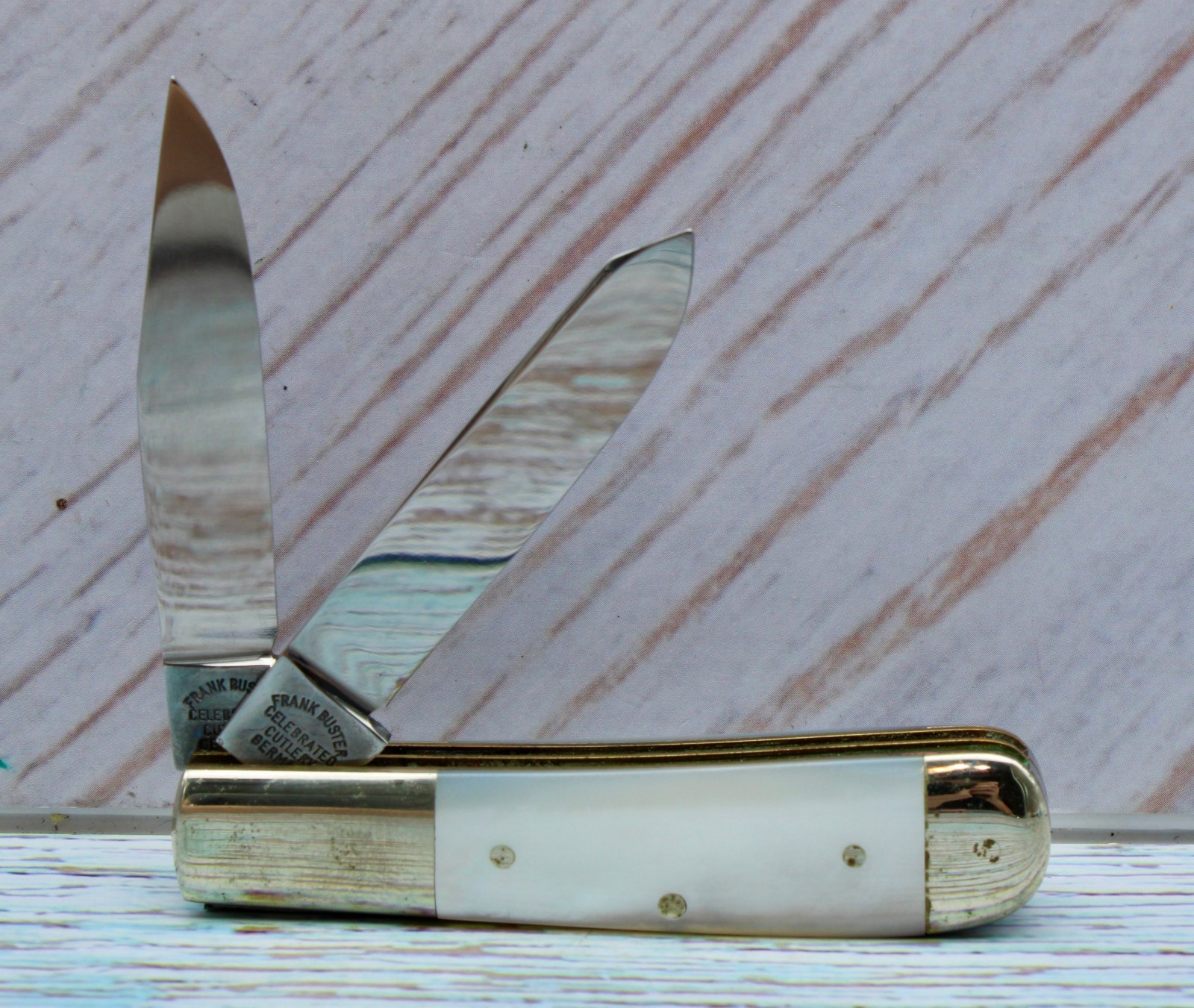 1982-1994 Fightn' Rooster Frank Buster 2.5" Pearl Trapper