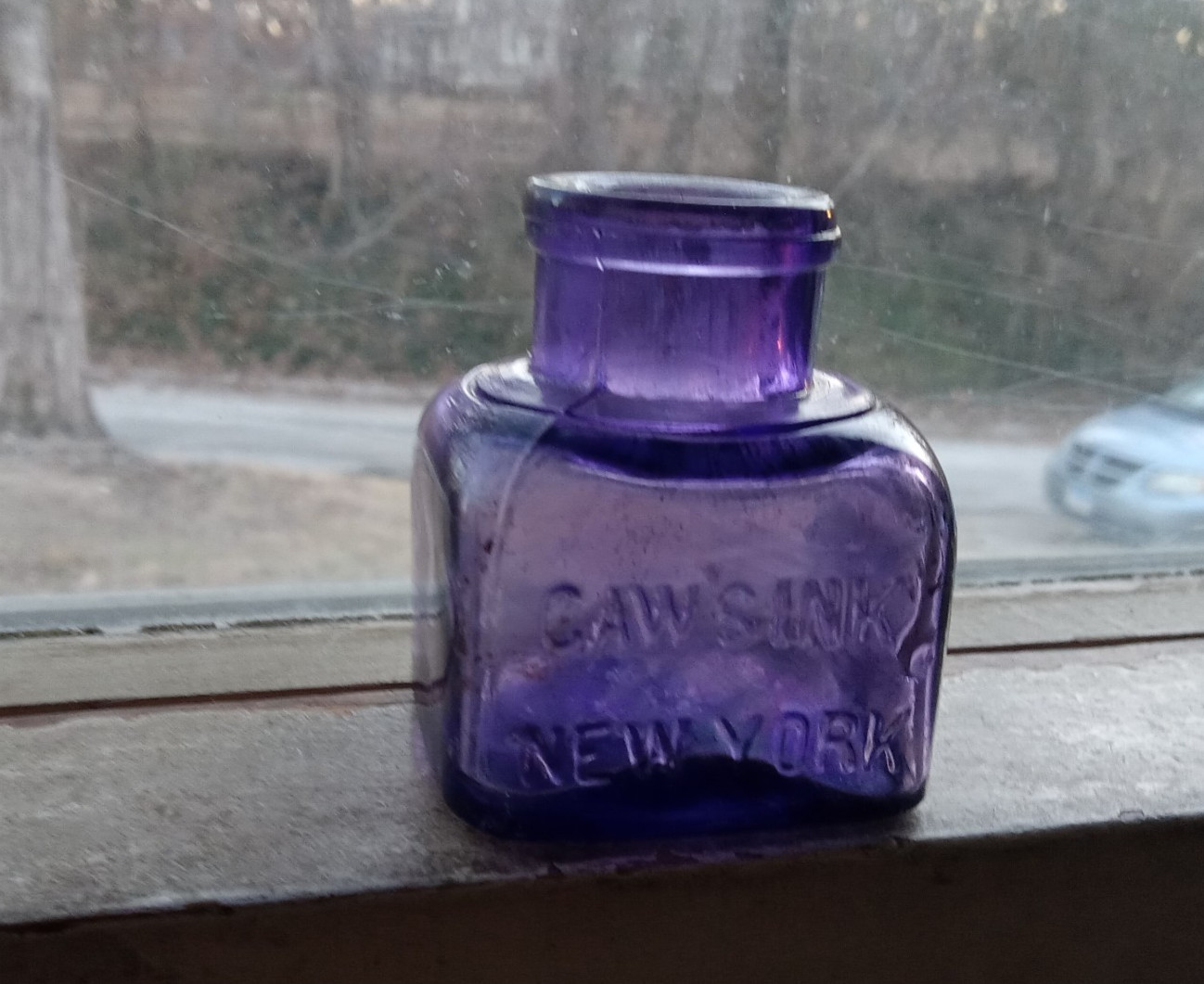 CAW'S INK NEW YORK BOLD EMB PRETTY AMETHYST EARLY 1900 SQUARE INK BOTTLE