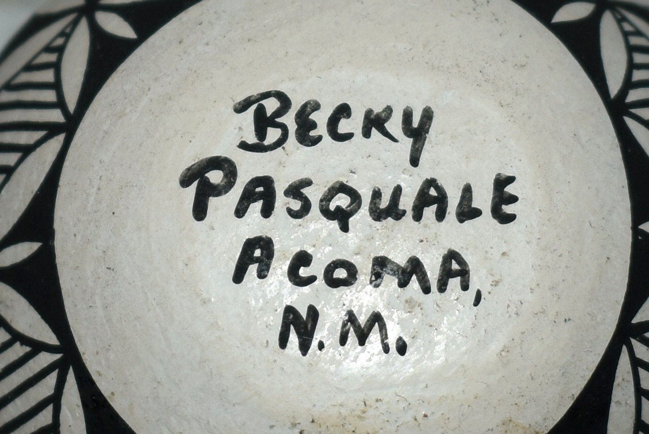 BECKY PASQUALE Acoma, NM Seed Pot NATIVE AMERICAN 3.25"H Signed
