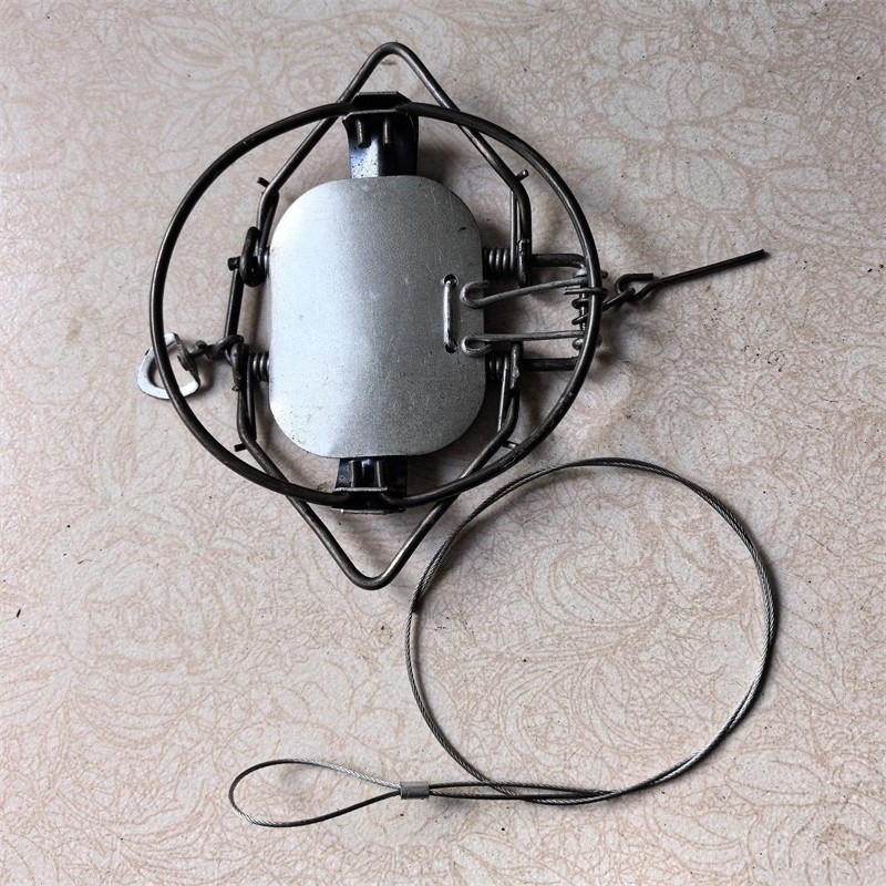 11cm / 13cm Coil Spring Traps Raccoon Fox Nutria Muskrat Mink Rat Hare Trapping