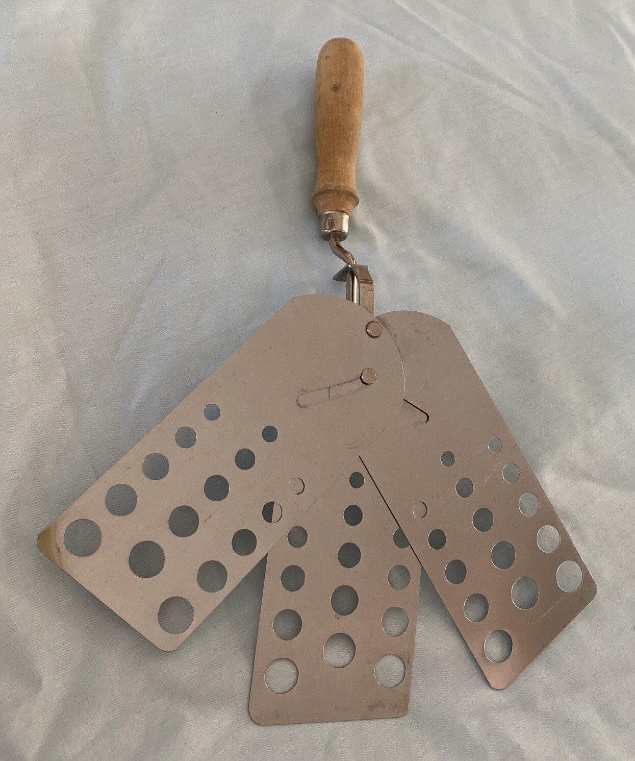 Expandable Metal Spatula Triple 3 Blade Stainless Steel Wood Handle Vintage