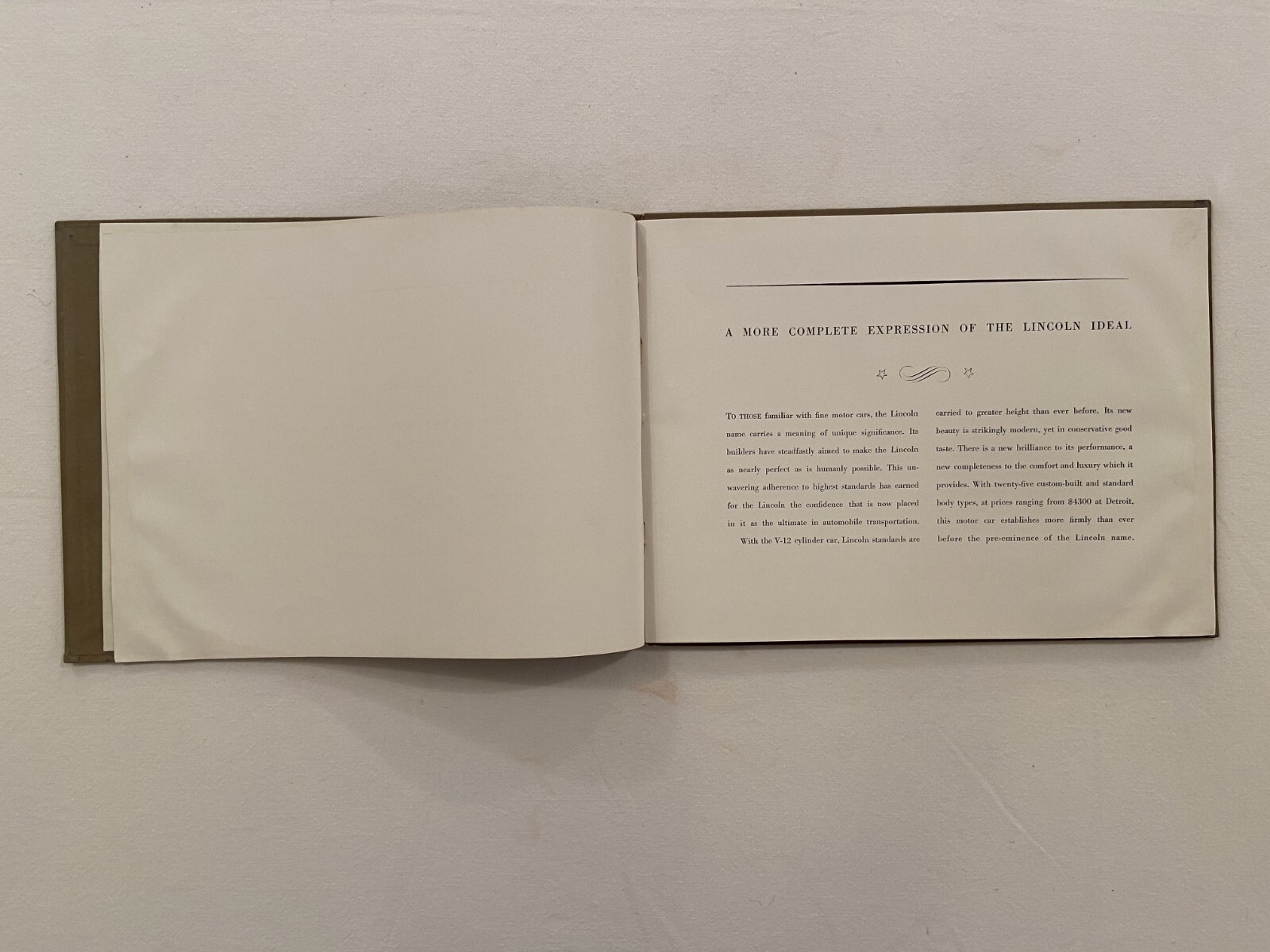 CA 1931 LINCOLN TWELVE CYLINDER MOTOR CARS HARDBOUND ORIGINAL FULL-COLOR CATALOG