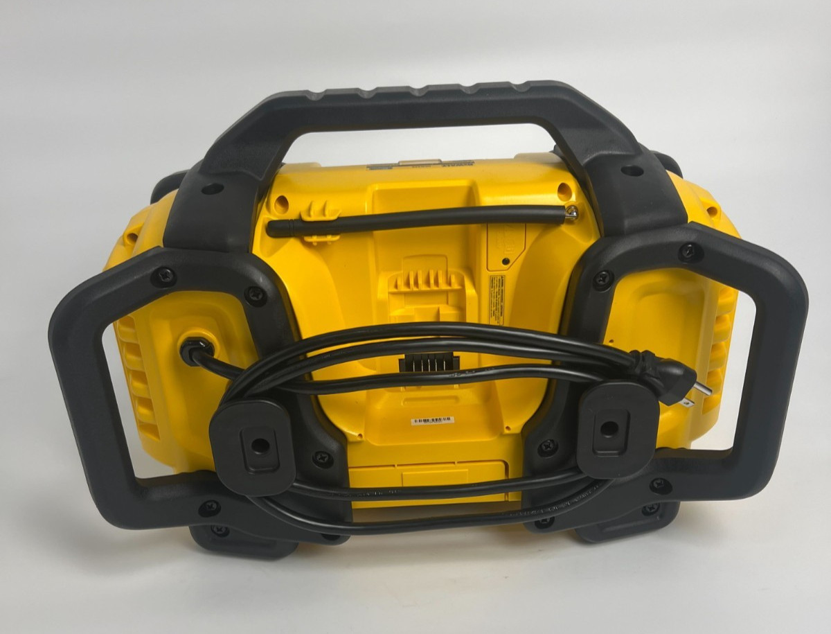 [Open-Box] (DCR025) DEWALT Jobsite Radio Charger with BLUETOOTH