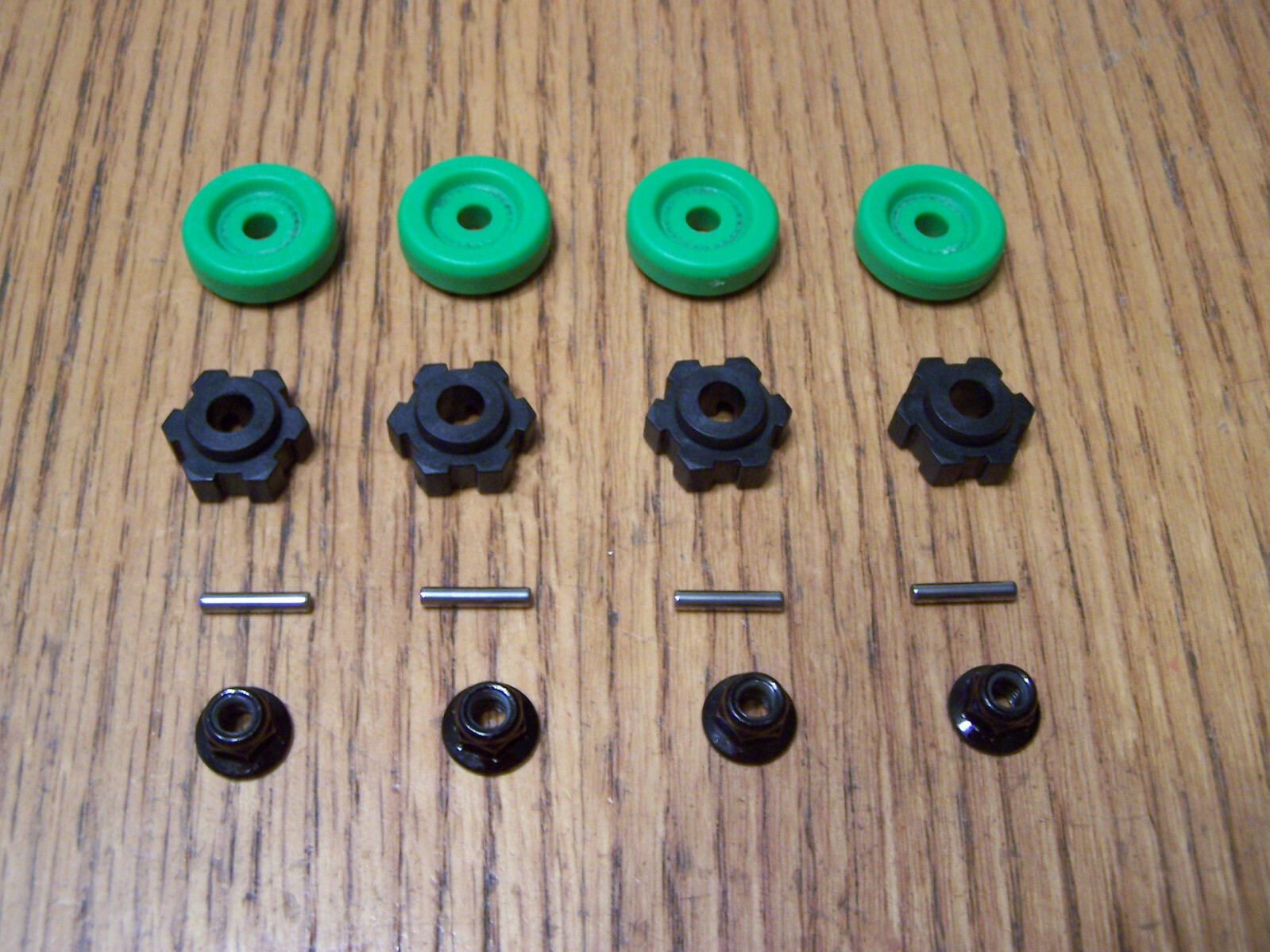 Fits Traxxas 1/10 Wide-Maxx 17mm Wheel Hexes Green Washers Hex Hub Pin Nut 89086