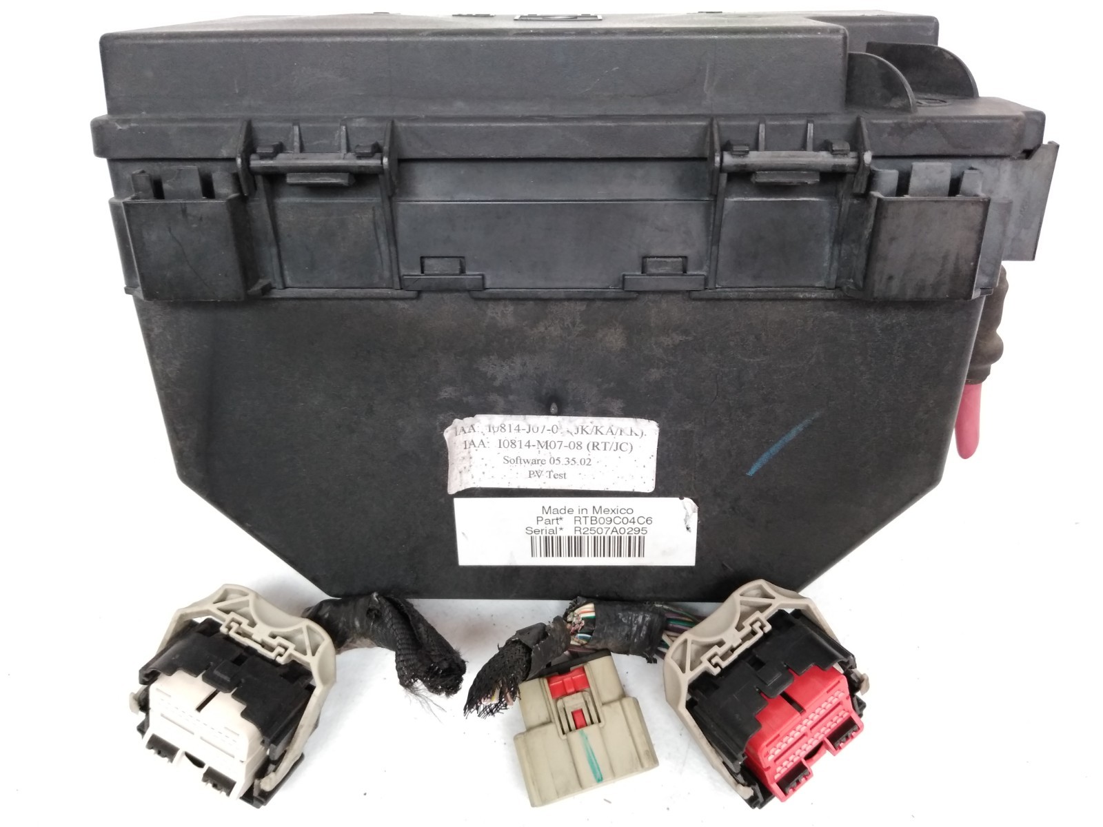 56049720AR Chrysler 2008 2009 Town & Country Fuse Box Engine Bay TIPM OEM B2