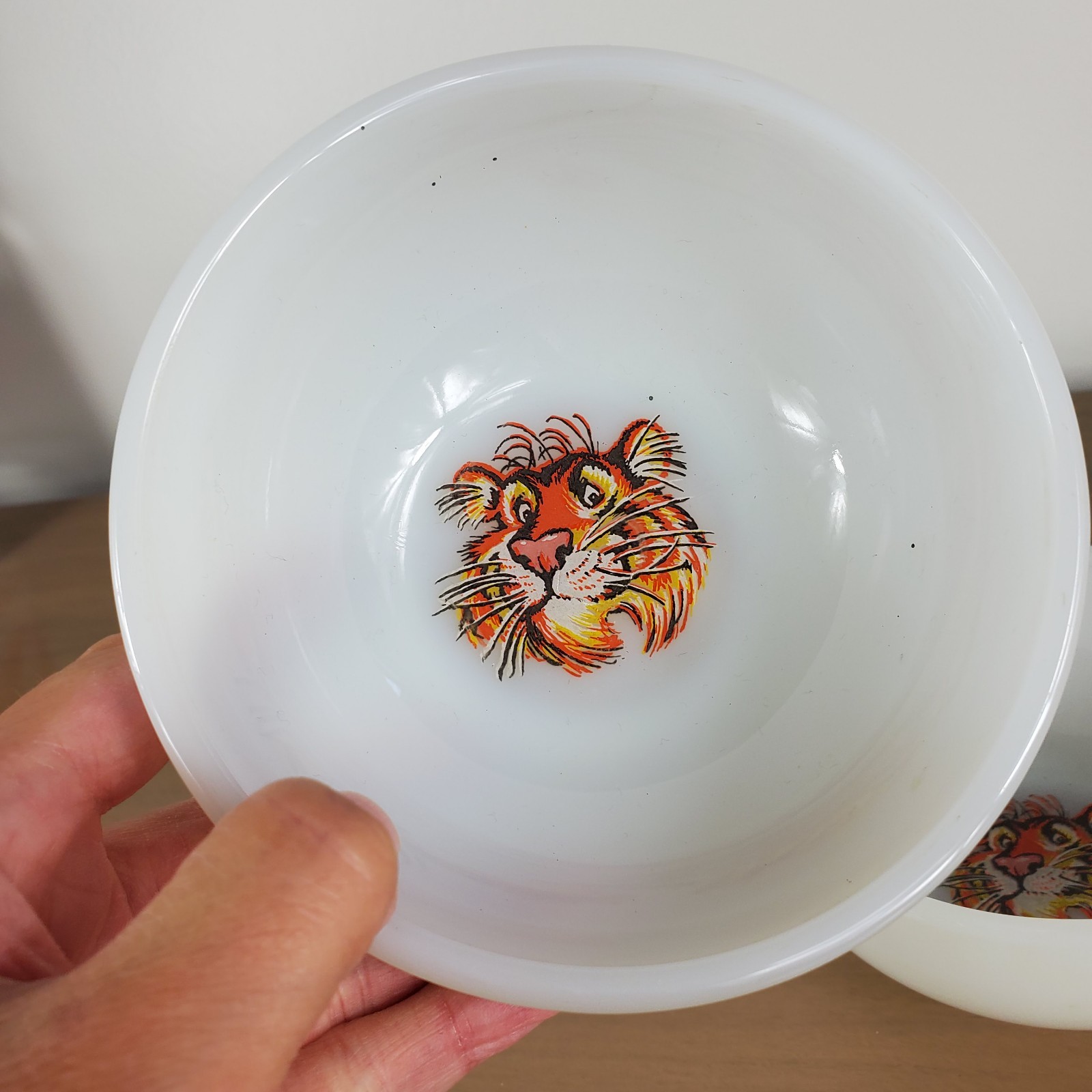 Esso Exxon Gas Tiger in your Tank 4 Glasses Pitcher 2 Cereal Bowls Vintage