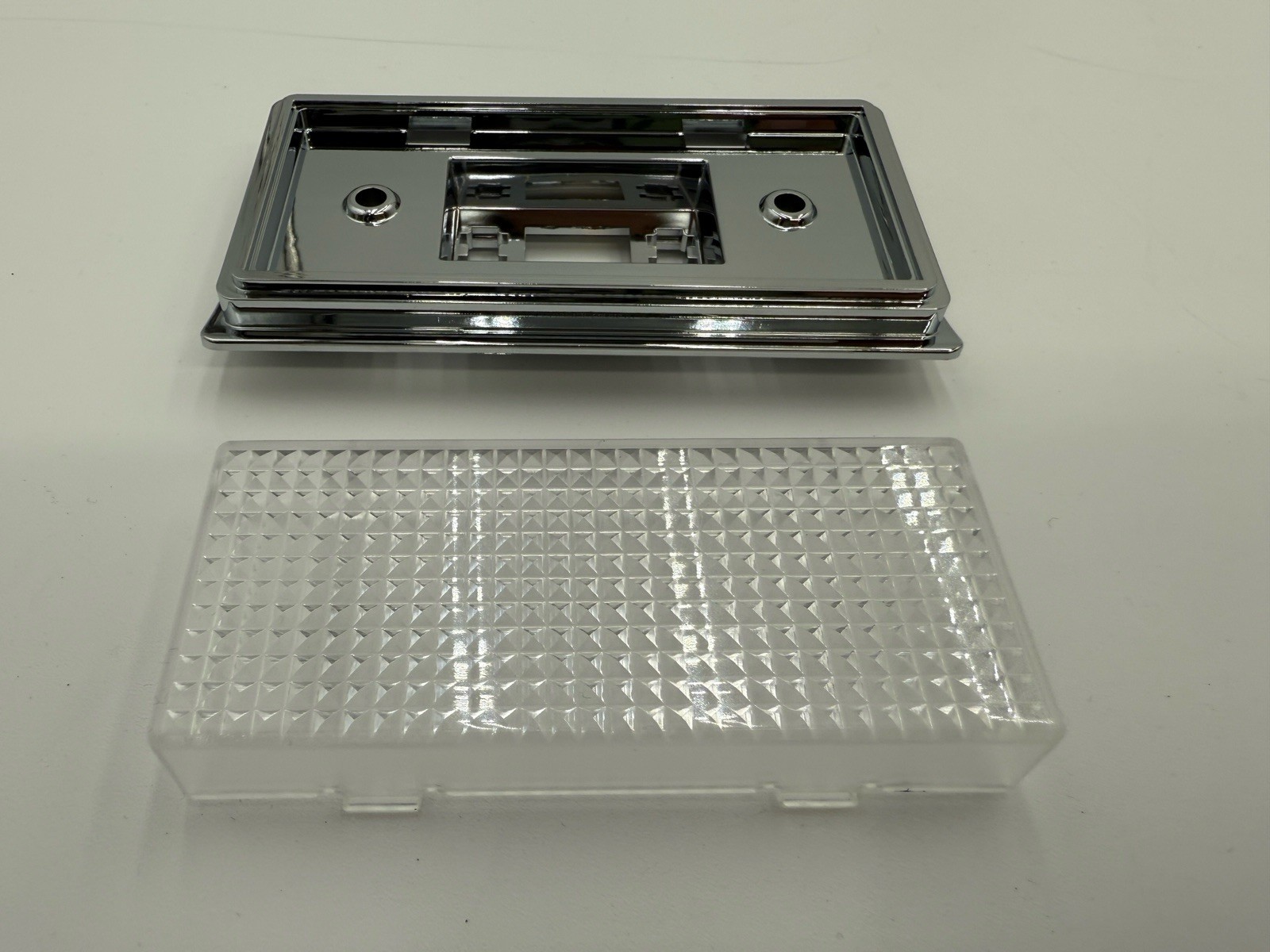 1984-87 CHEVROLET GMC C10 C20 CHROME DOME LIGHT BASE AND CLEAR LENS NEW