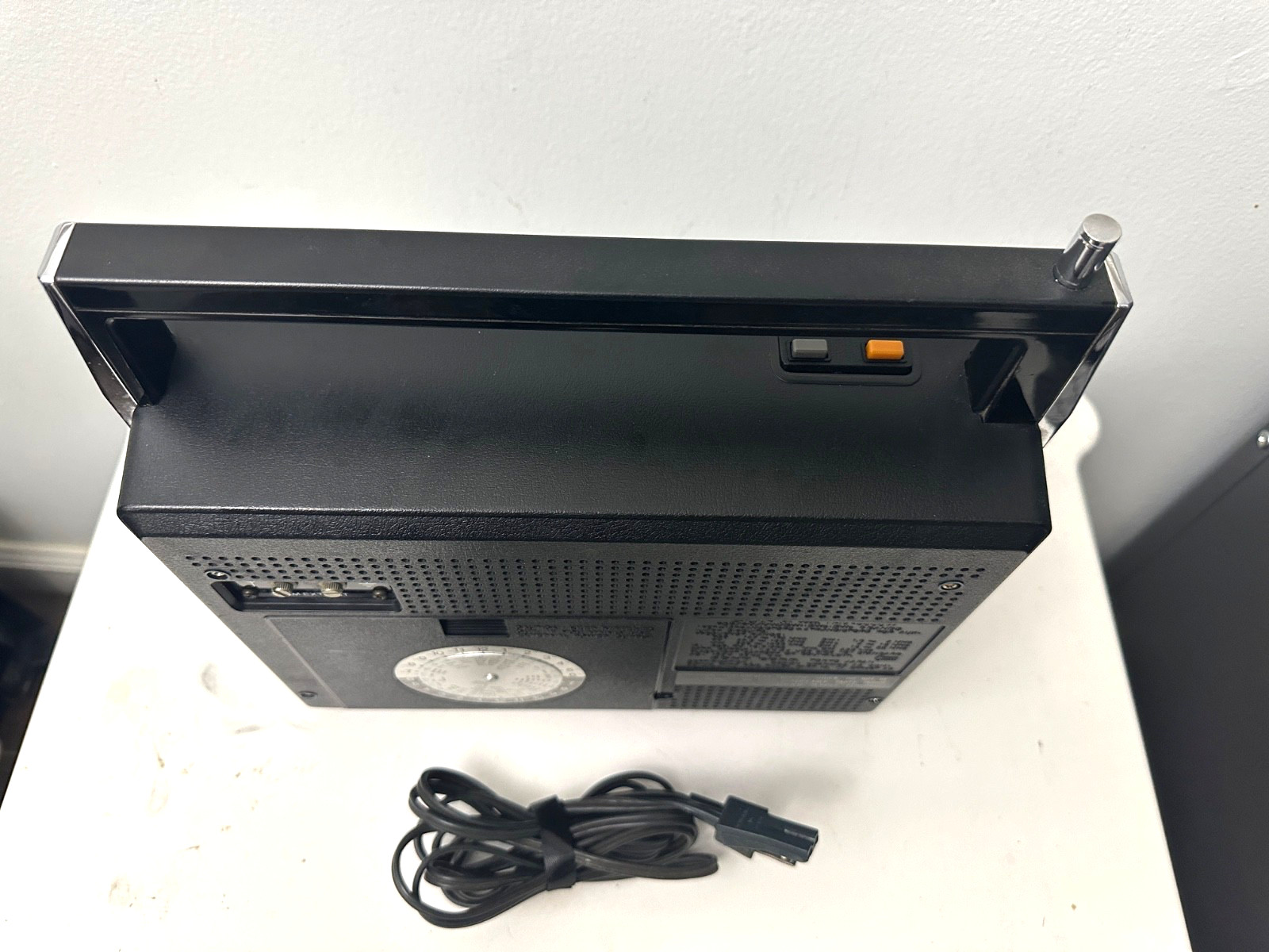 SONY 6BAND FM/AM/PSB/SW1-3 Receiver, Model TFM-8000W, Tested/Works.