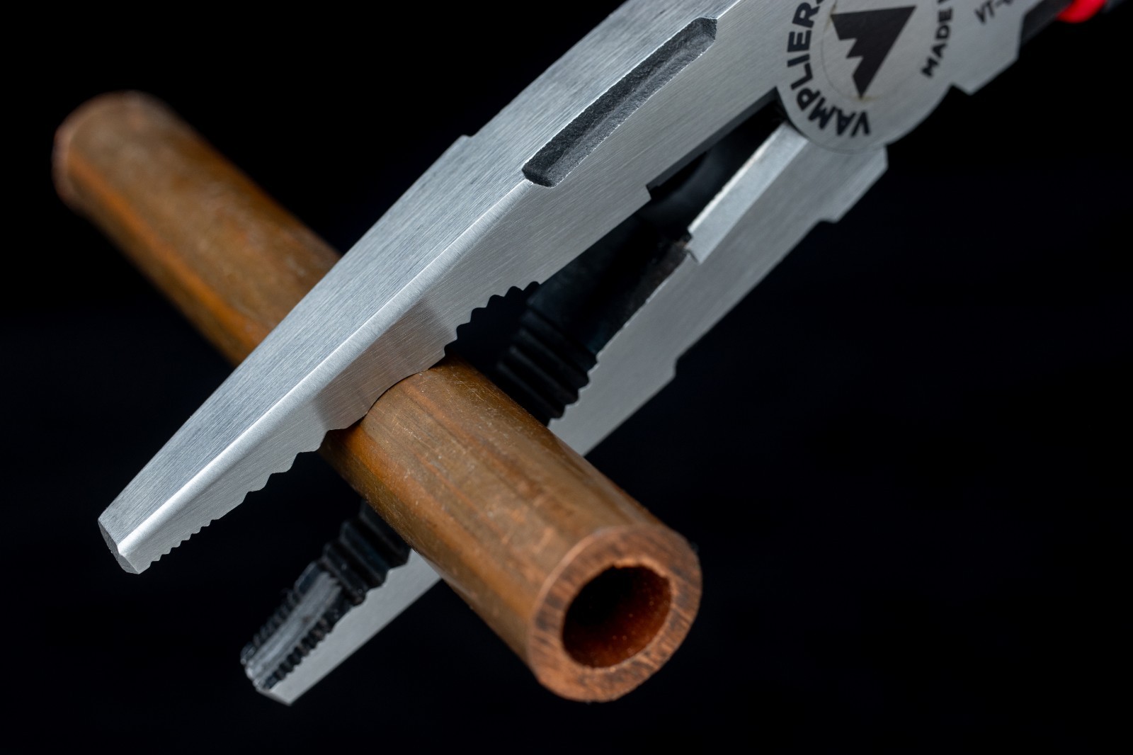 VAMPLIERS CAIMAN 7.5" Screw Extractor Long Nose Pliers W/ Crimper + Wire Cutter